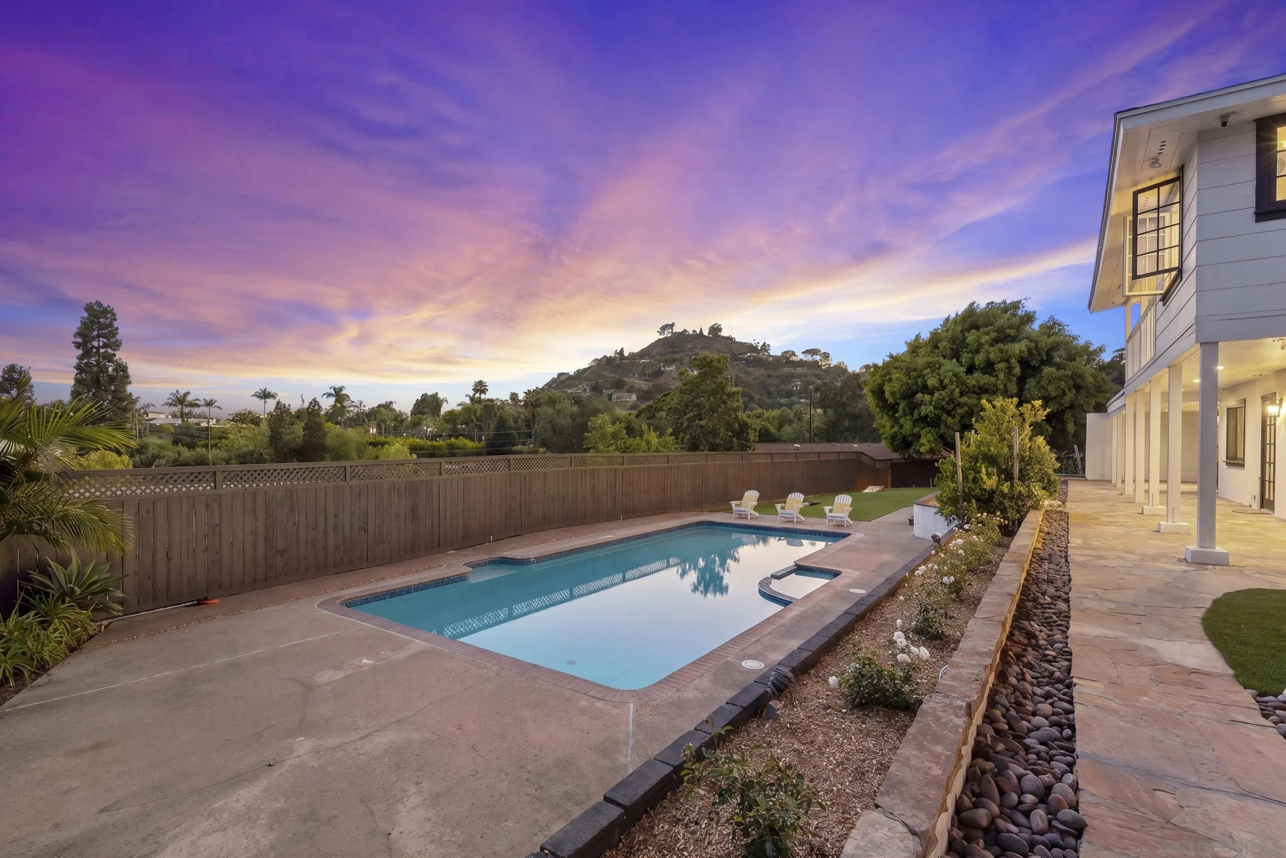 https://cdn.realtyfeed.com/cdn/127/260010298/52a4a5cba53b4f8a53bd2ba93b7e3a01.webp