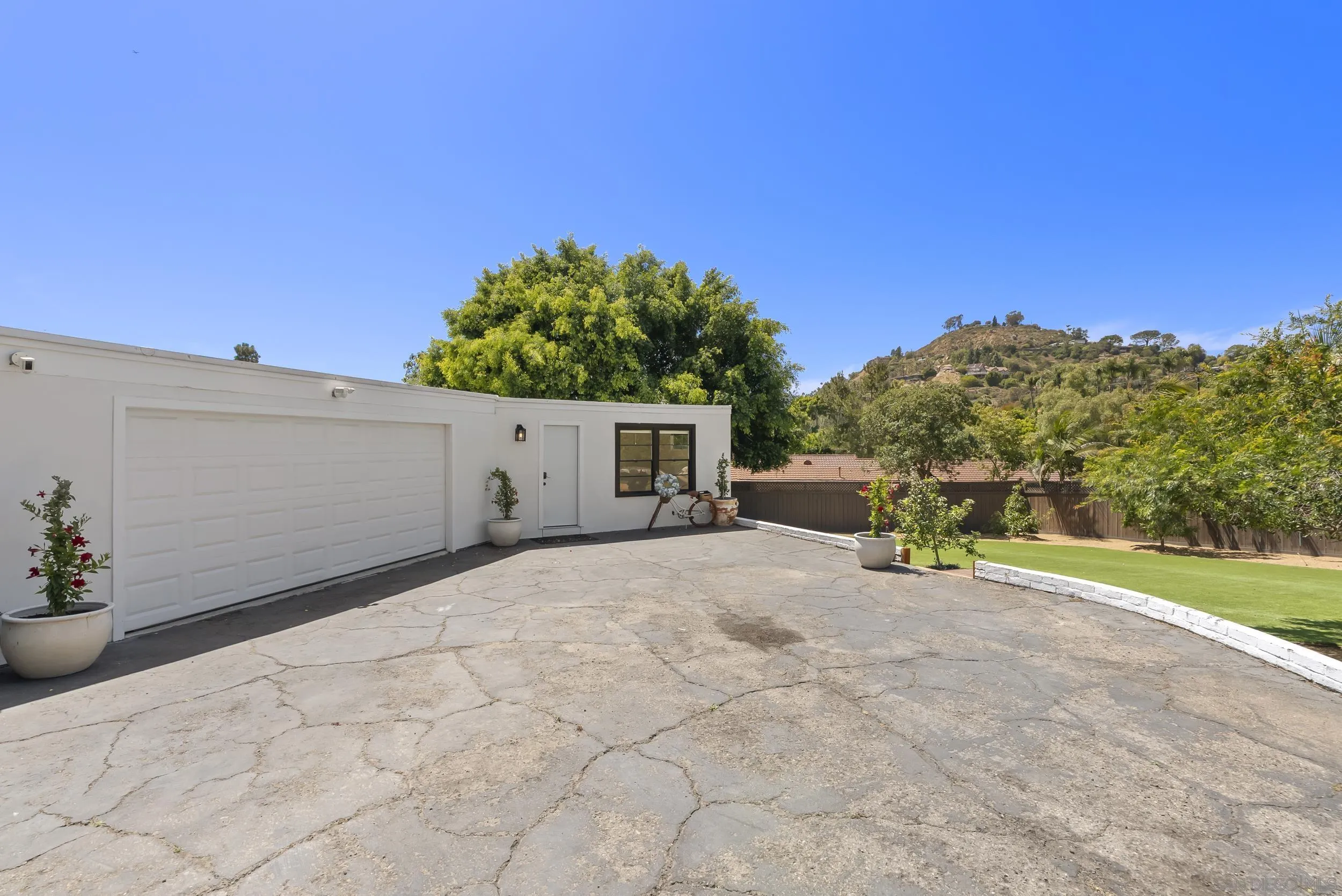 https://cdn.realtyfeed.com/cdn/127/260010298/6b9349a1fe6a376d6068a7d81a3a2000.webp