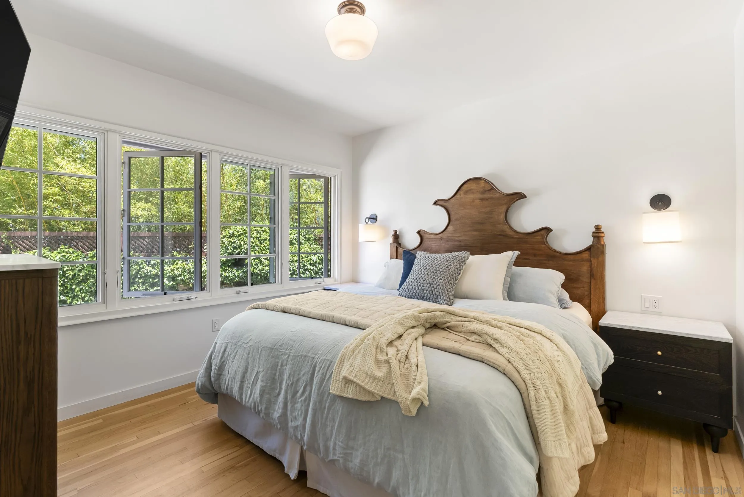 https://cdn.realtyfeed.com/cdn/127/260010298/aa7fc563bbfd7d11ad1f0feff0342d41.webp