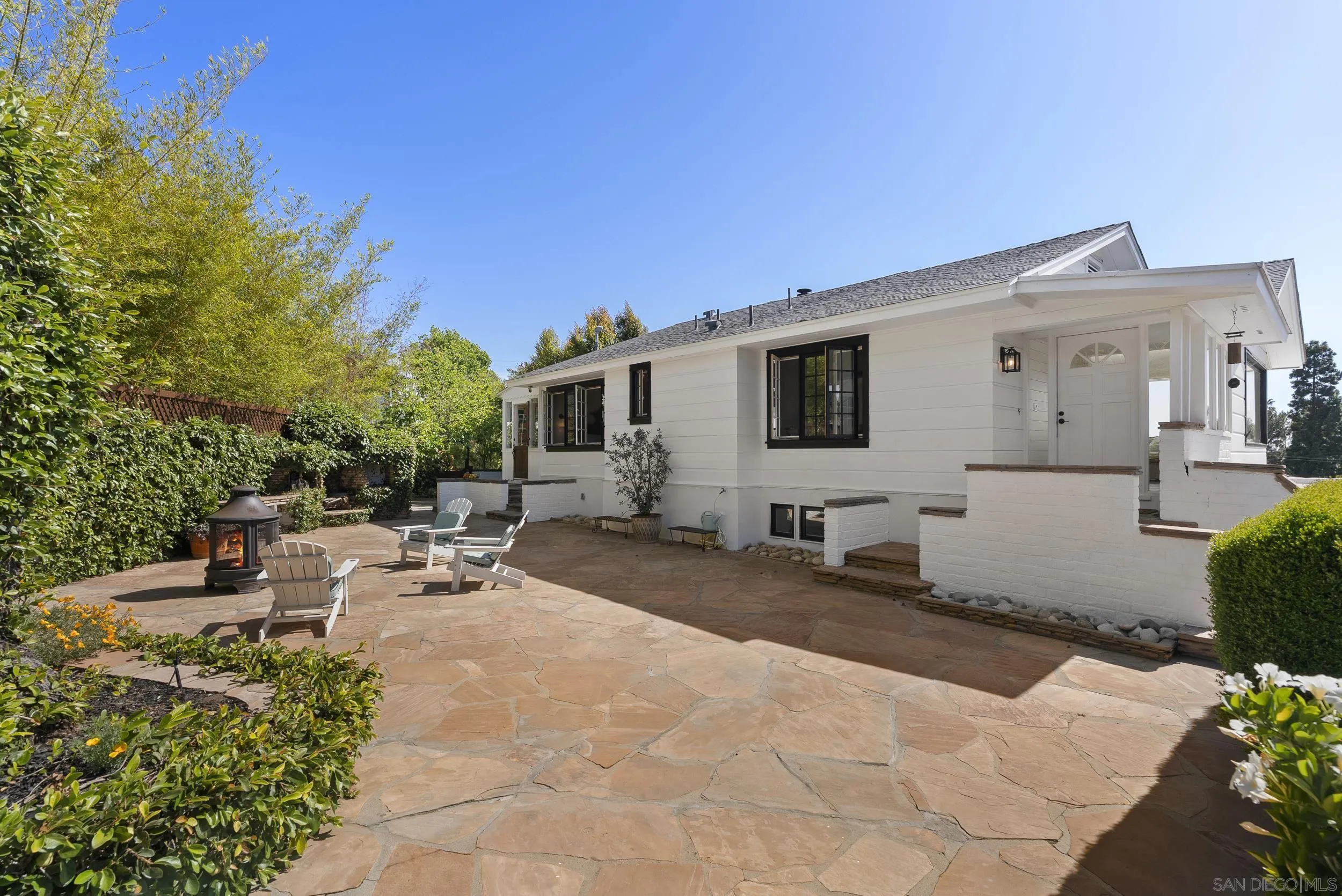 https://cdn.realtyfeed.com/cdn/127/260010298/c456ade3d1090f709909c5d93b1e0a38.webp