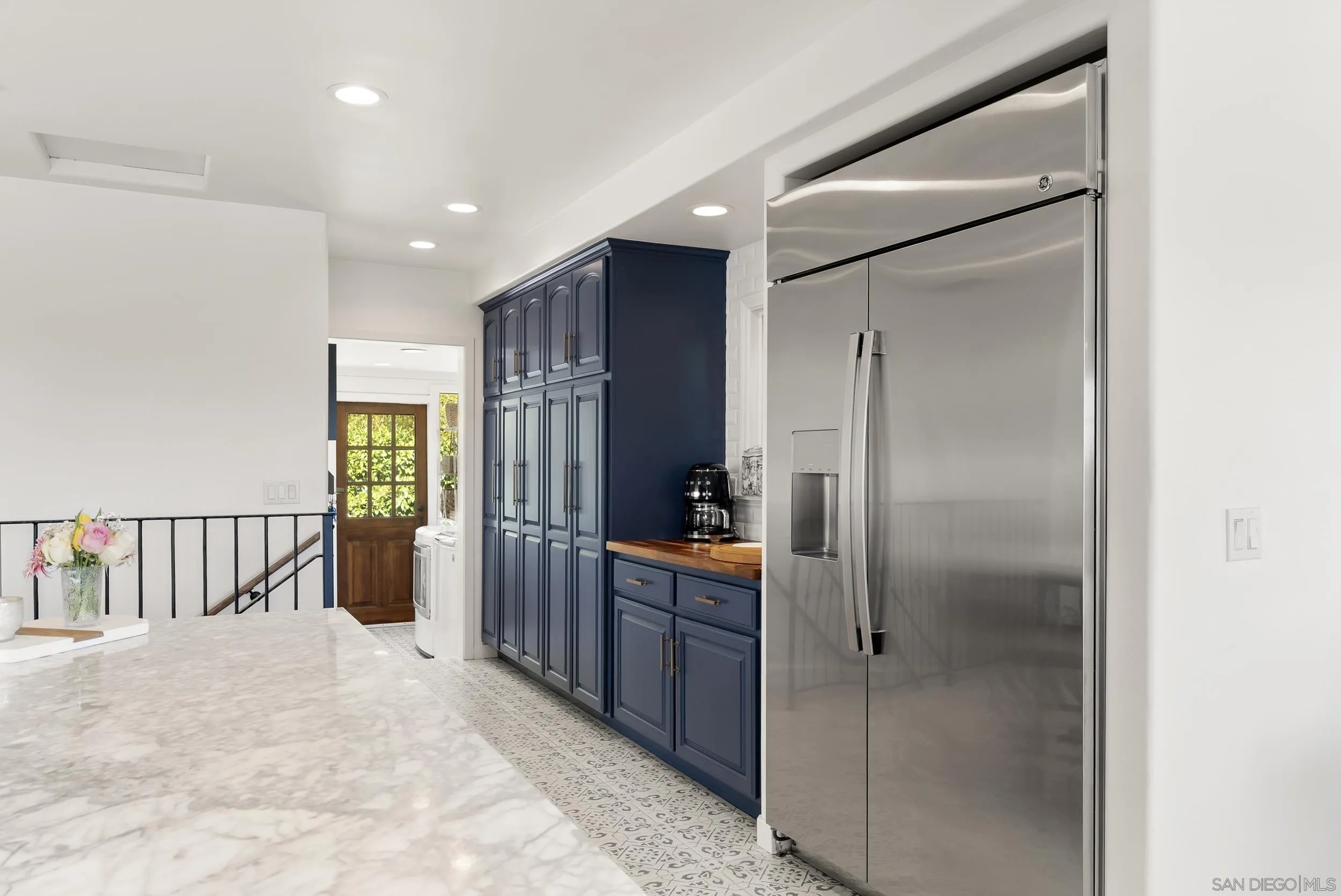 https://cdn.realtyfeed.com/cdn/127/260010298/e5d0994892688731bf42802c8829dabb.webp