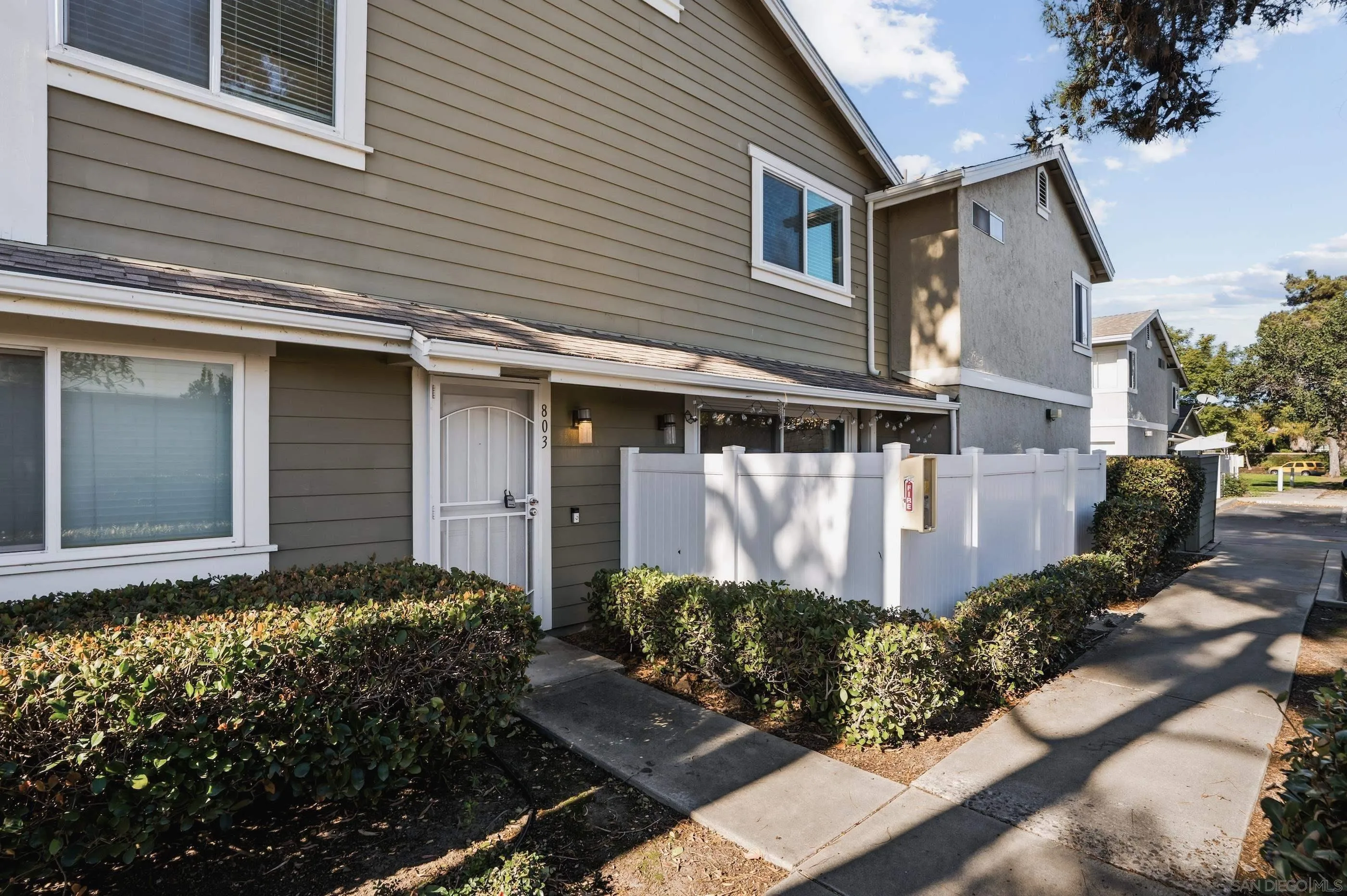 Photo #2: 2600103 Listing: Photo #2