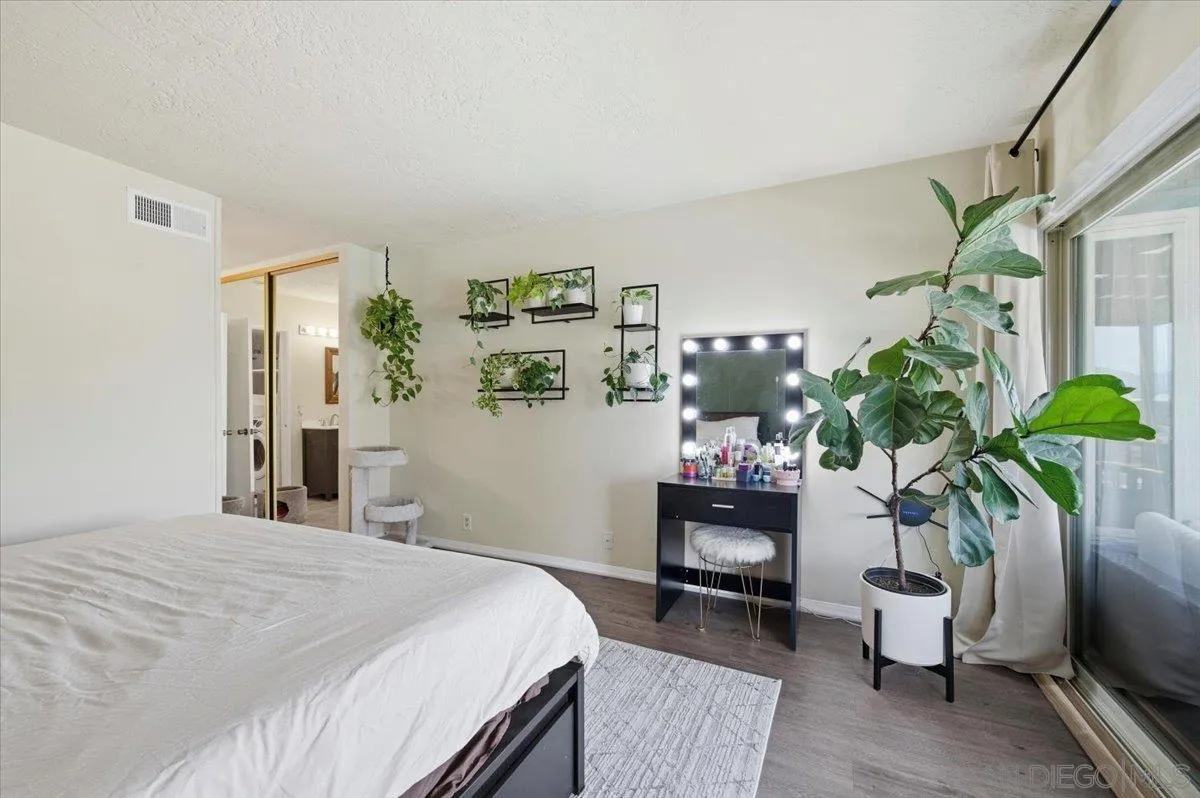 Photo #16: 260010300 Listing: Photo #16