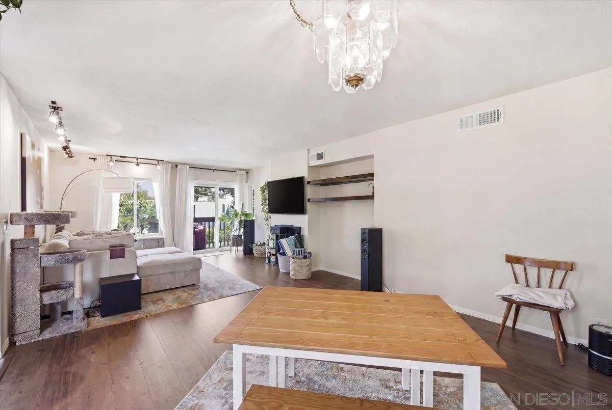 Photo #10: 260010300 Listing: Photo #10
