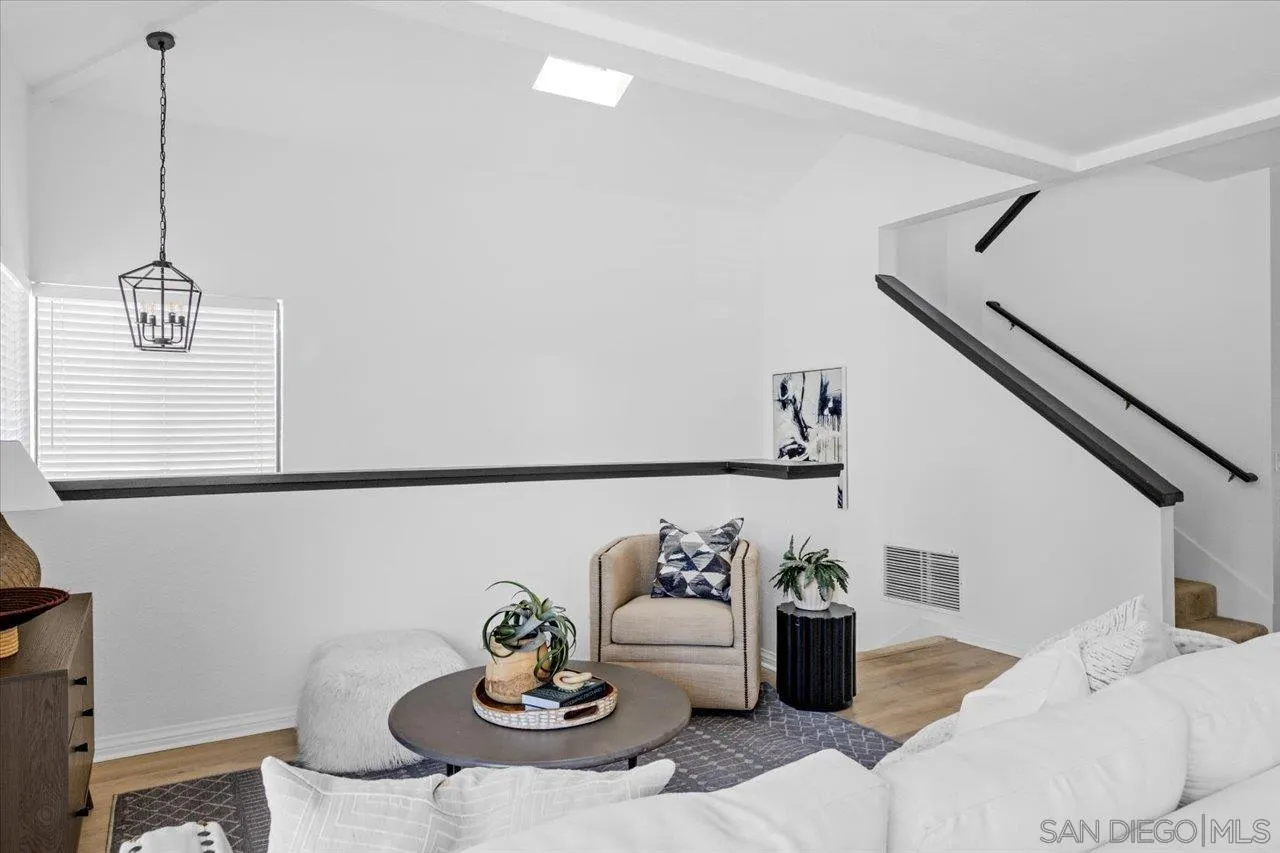 https://cdn.realtyfeed.com/cdn/127/260010305/963402b86ead6885bd6936aab99efde4.webp