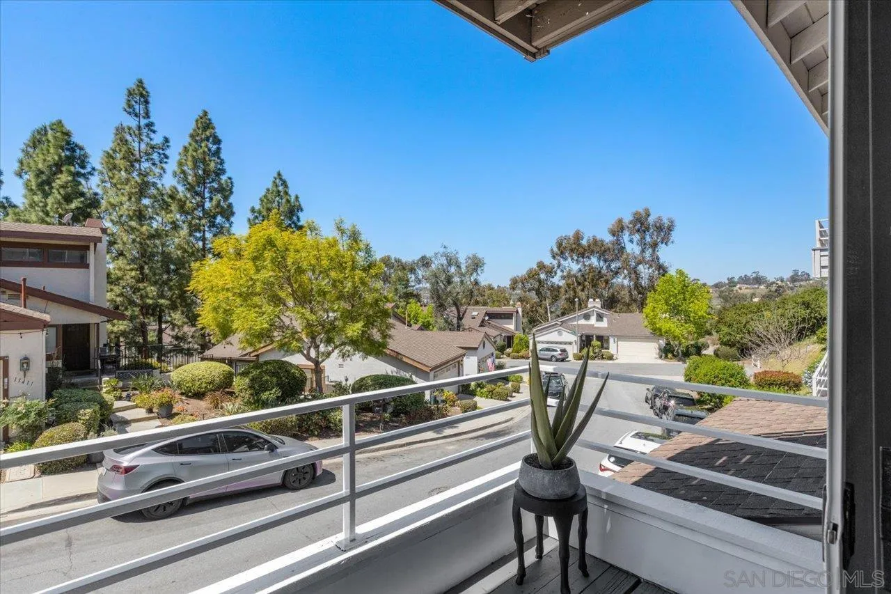 https://cdn.realtyfeed.com/cdn/127/260010305/a6a9bd866d44e16337ce272454cf8d18.webp