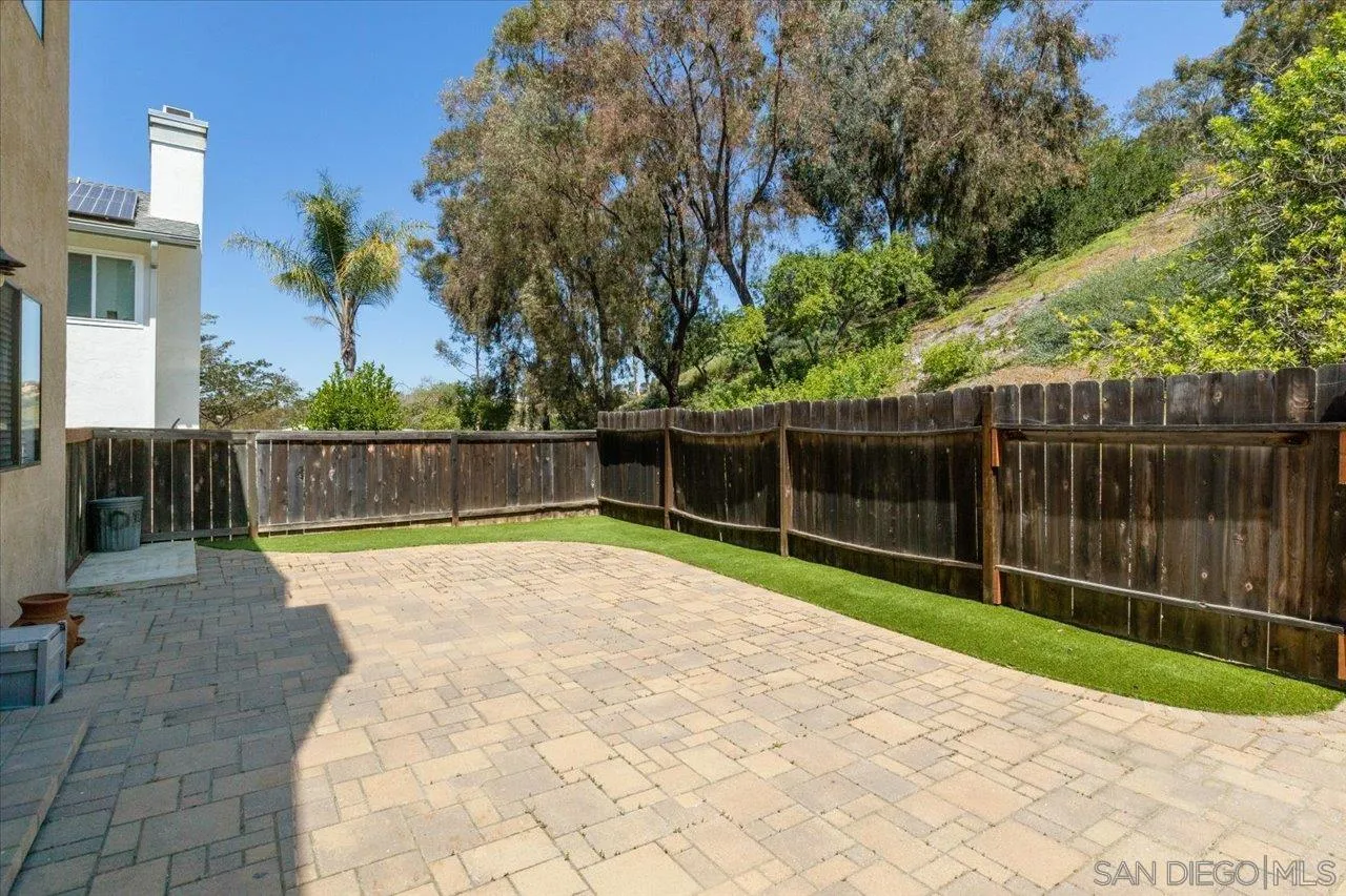 https://cdn.realtyfeed.com/cdn/127/260010305/baca1bacda5127a56754fd74d71bc0bb.webp