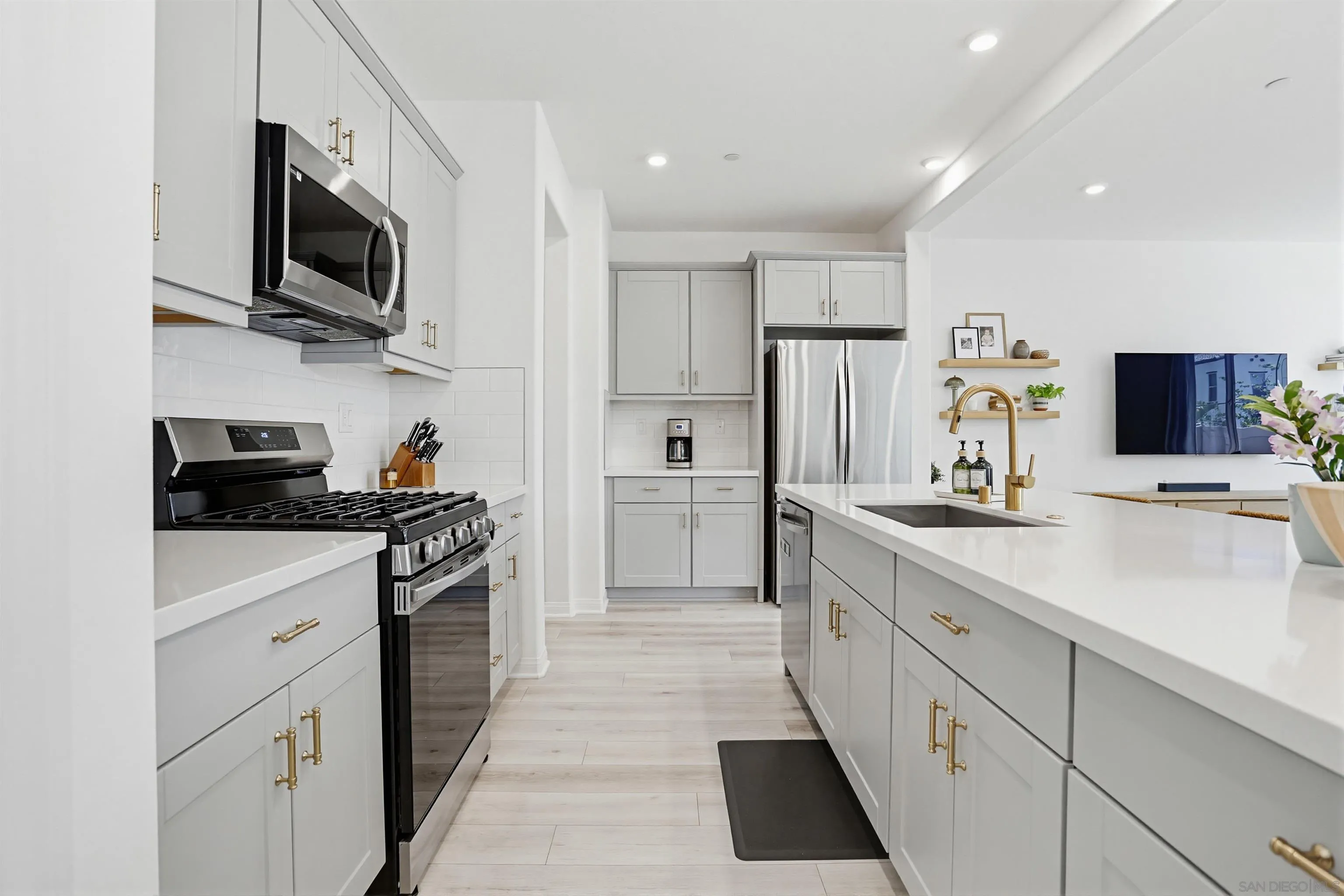 Photo #10: 260010306 Listing: Photo #10