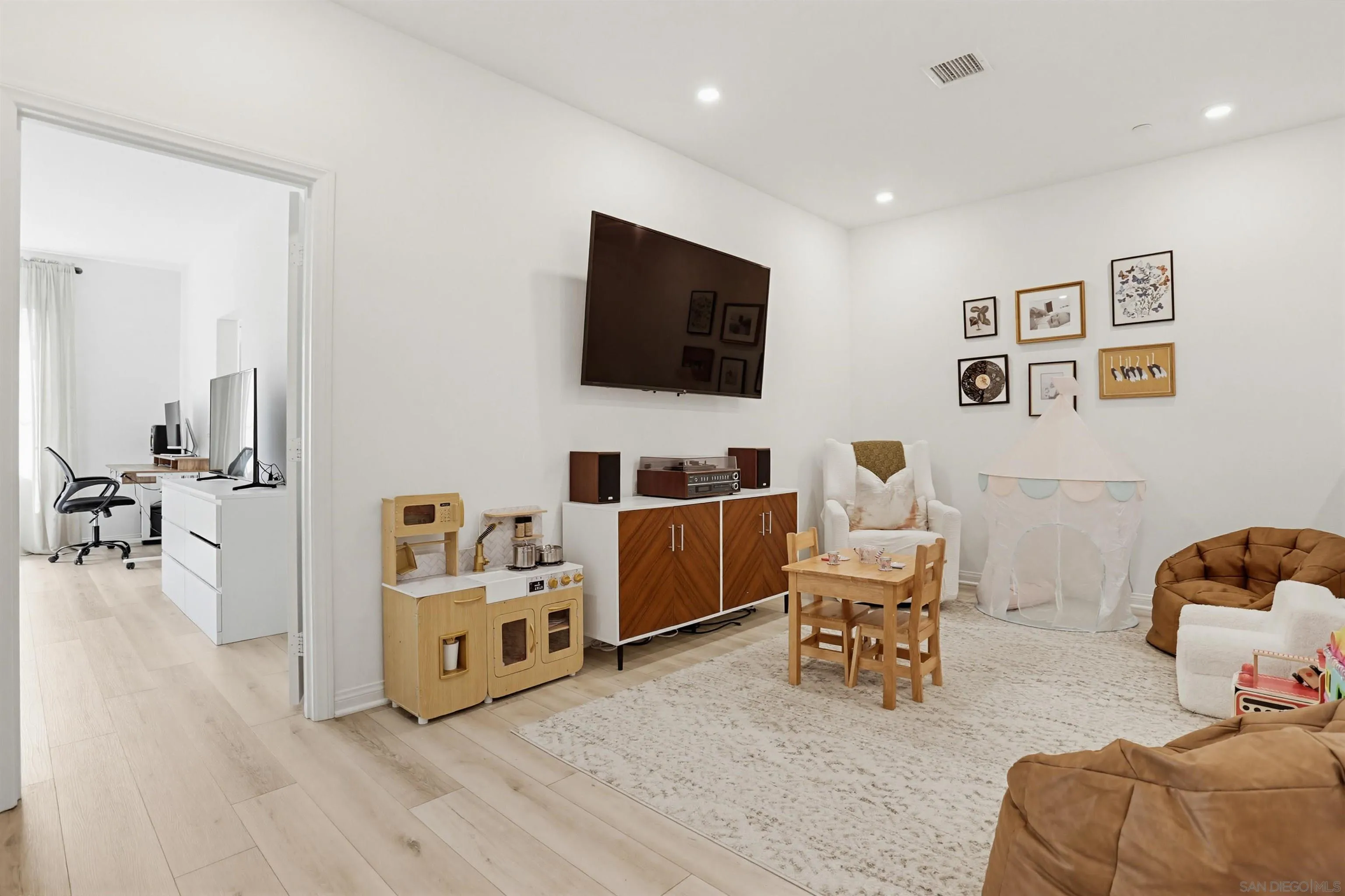 Photo #23: 260010306 Listing: Photo #23