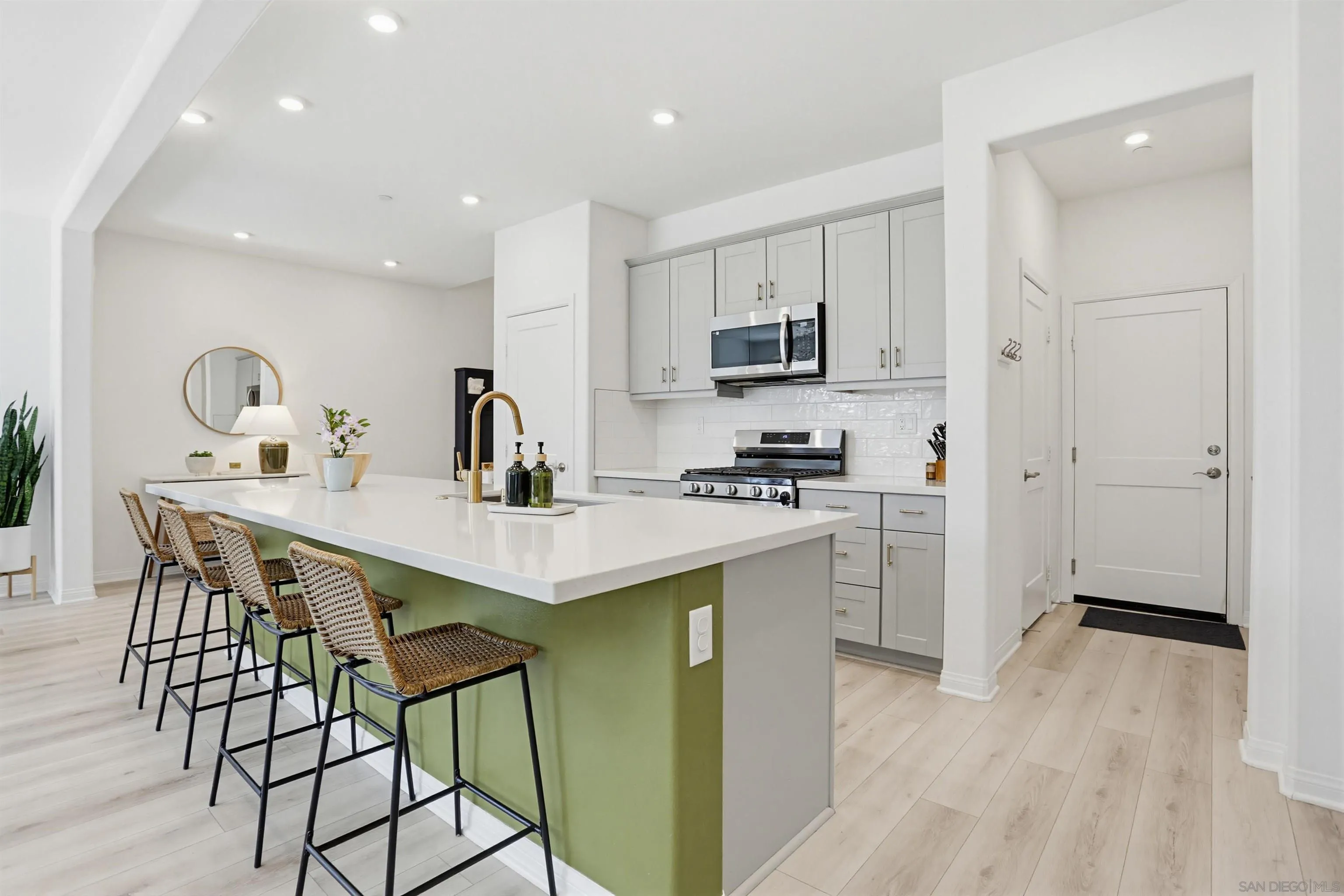 Photo #7: 260010306 Listing: Photo #7