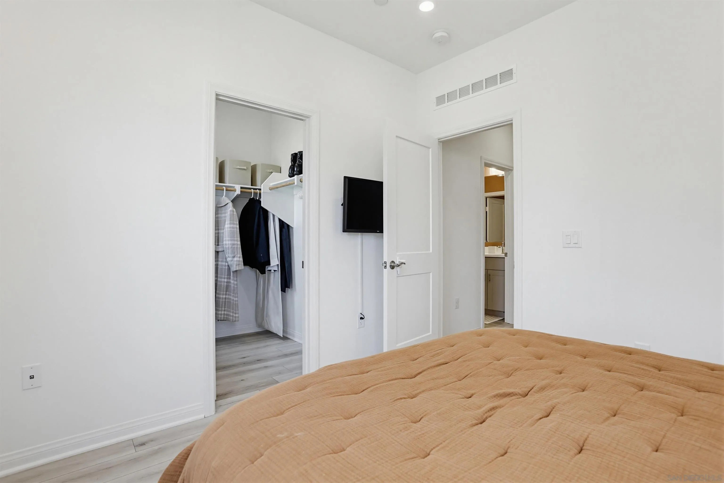 Photo #31: 260010306 Listing: Photo #31