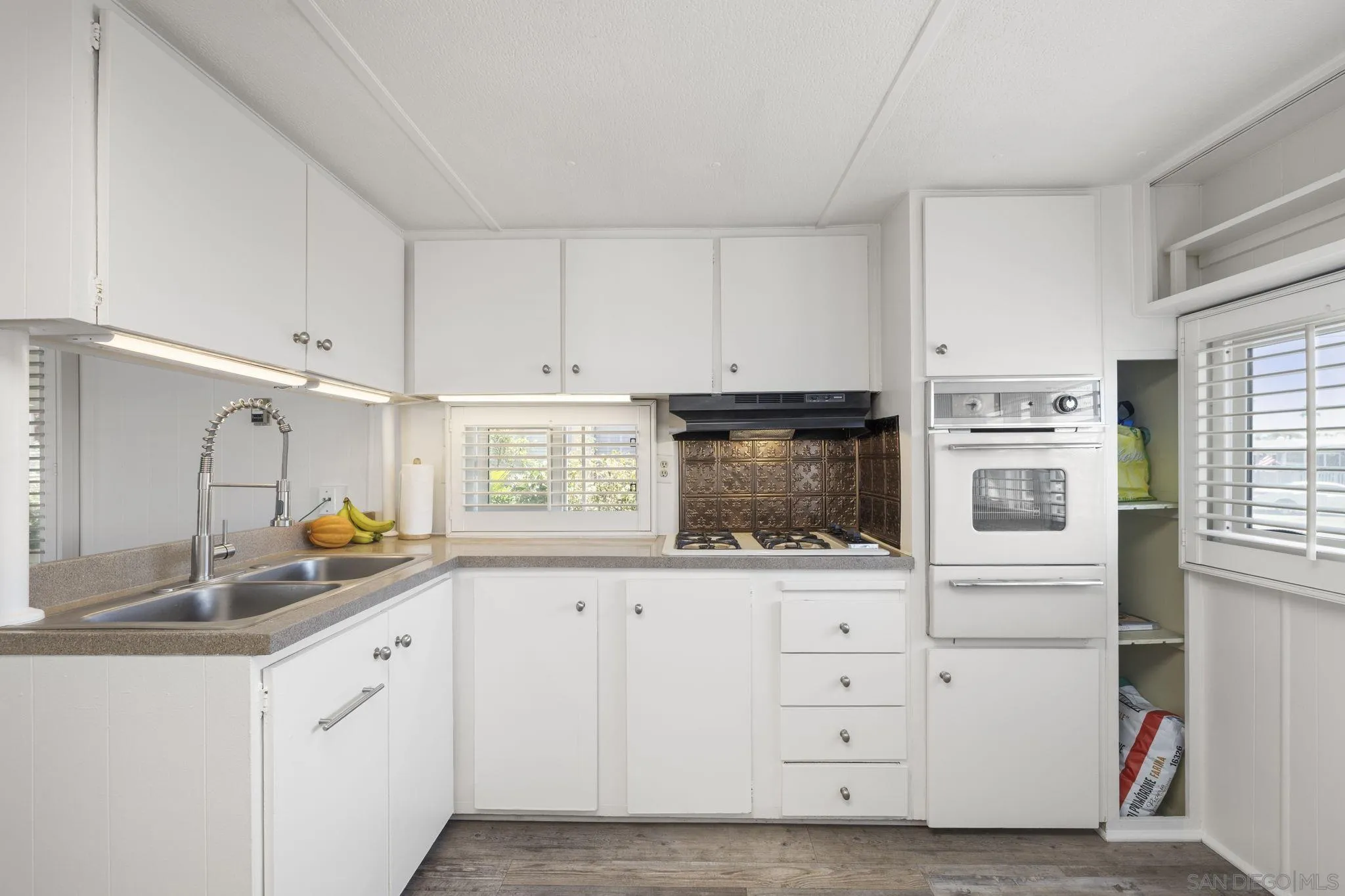https://cdn.realtyfeed.com/cdn/127/260010309/7a4070f9812e8658d4547d3f787ff286.webp