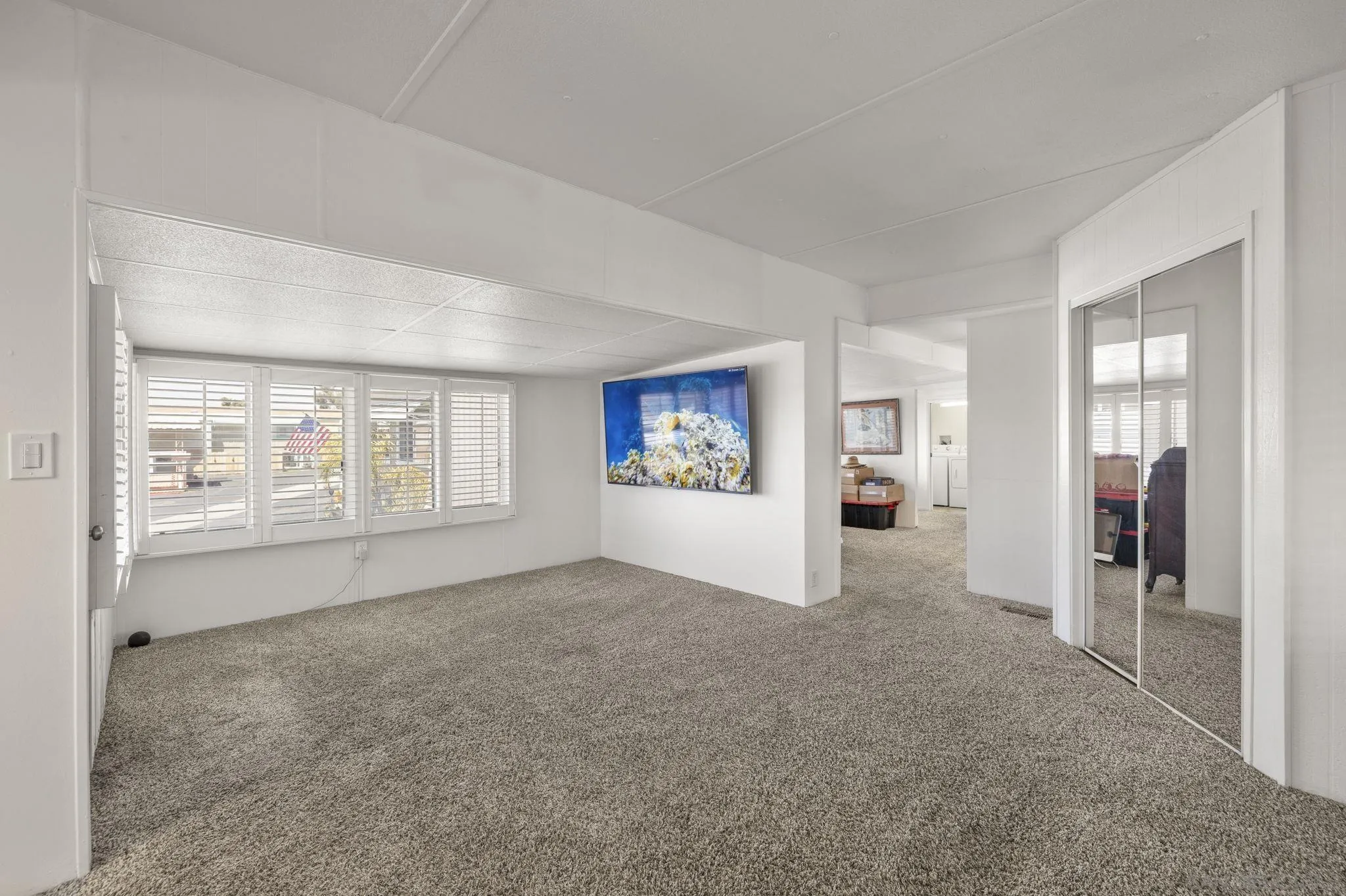 https://cdn.realtyfeed.com/cdn/127/260010309/db6a637a2d28c9dd5cb19a9ea074e856.webp