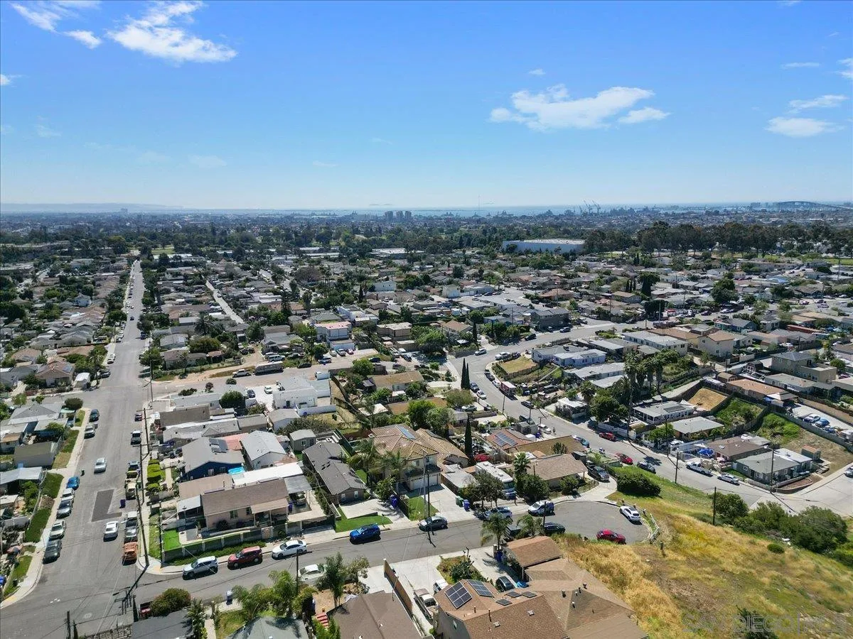 https://cdn.realtyfeed.com/cdn/127/260010312/3e5171bd3aff71803c0220e83782ad2d.webp