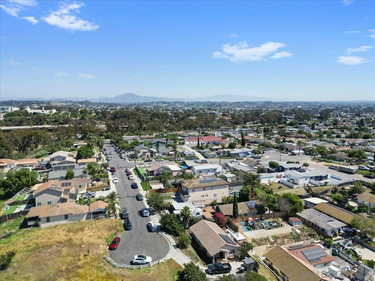 https://cdn.realtyfeed.com/cdn/127/260010312/4acc3f62fa5fa1f71f93820b9300bf11.webp
