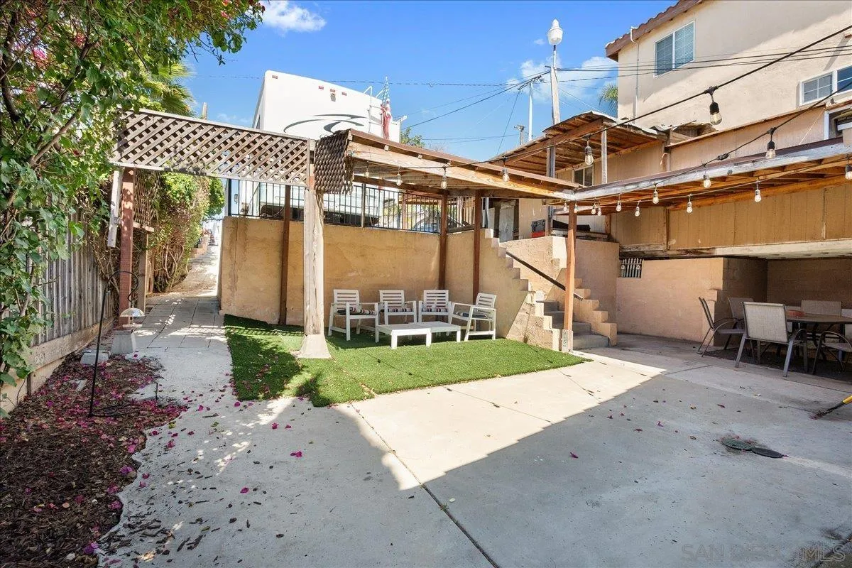 https://cdn.realtyfeed.com/cdn/127/260010312/99dd05bb6d80851e03d5d25151fbbb88.webp