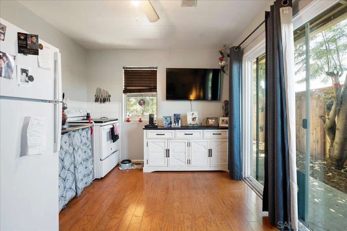 https://cdn.realtyfeed.com/cdn/127/260010312/e8a7d76be57477a5caedd406f6257acd.webp
