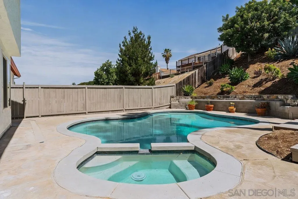 https://cdn.realtyfeed.com/cdn/127/260010315/4781f2e4850ecc80ffc723cb8364e074.webp