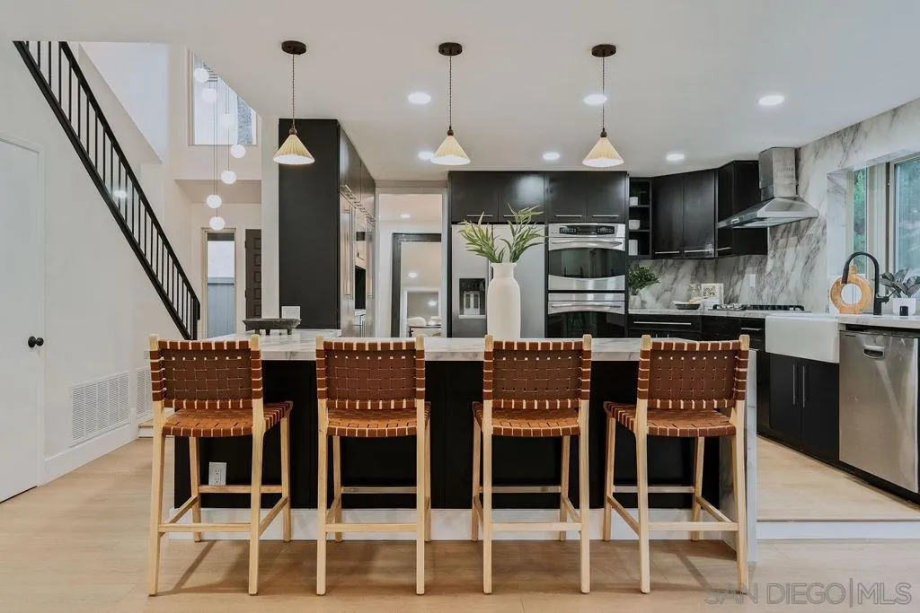 https://cdn.realtyfeed.com/cdn/127/260010315/6d2ec98ff9ceb610940f7d1473cbe9b2.webp