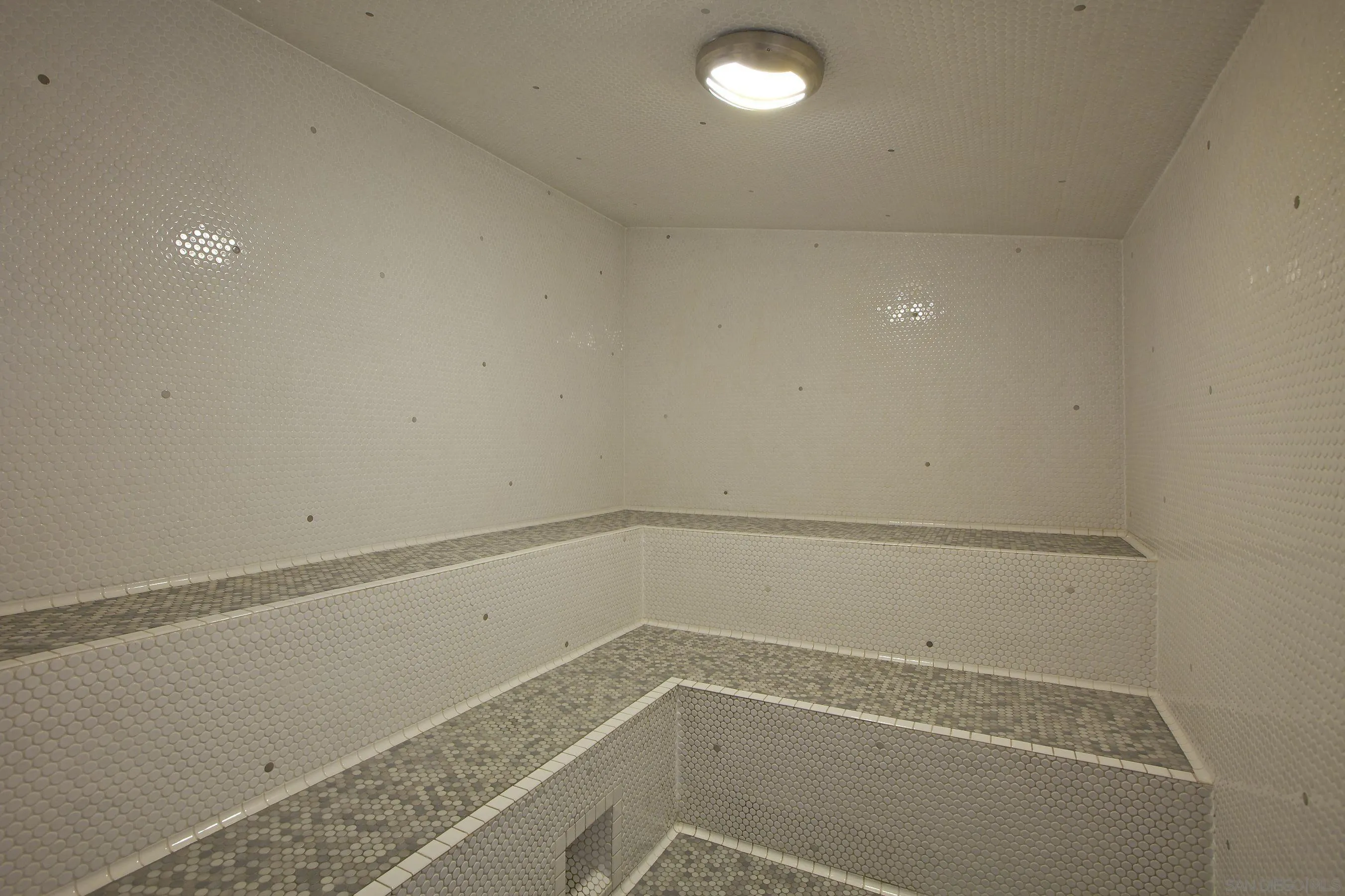 https://cdn.realtyfeed.com/cdn/127/260010316/214c8c75bdff8ffd9bc544230e90c1d3.webp