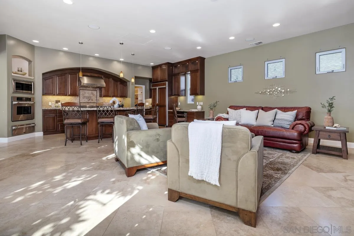 https://cdn.realtyfeed.com/cdn/127/260010317/311274b2dd8198548d1fbe1eb097e4ed.webp