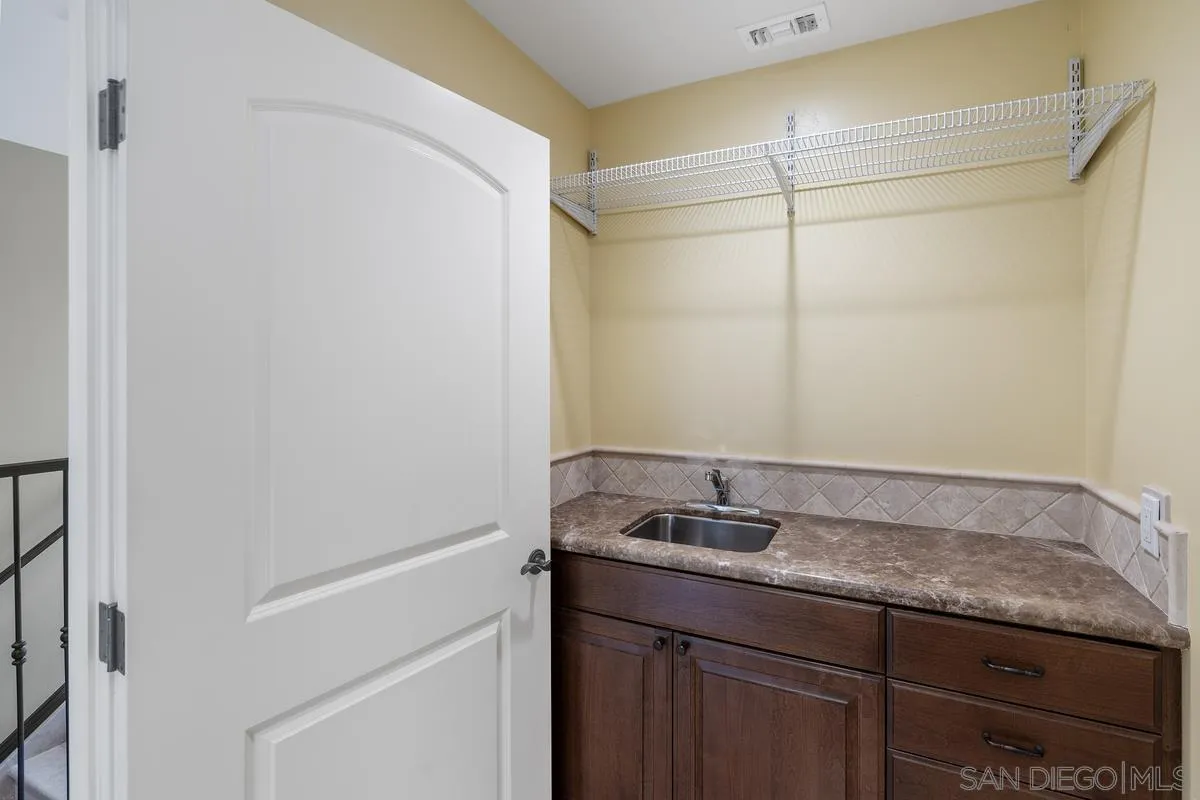 https://cdn.realtyfeed.com/cdn/127/260010317/701cf9e2b43042523f74e1a195553534.webp