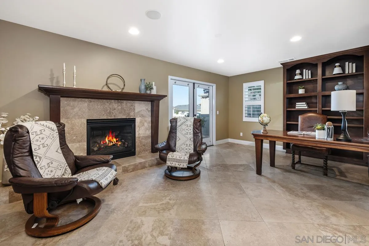 https://cdn.realtyfeed.com/cdn/127/260010317/c917701f17b144339f2d7e5d2a9fc46f.webp