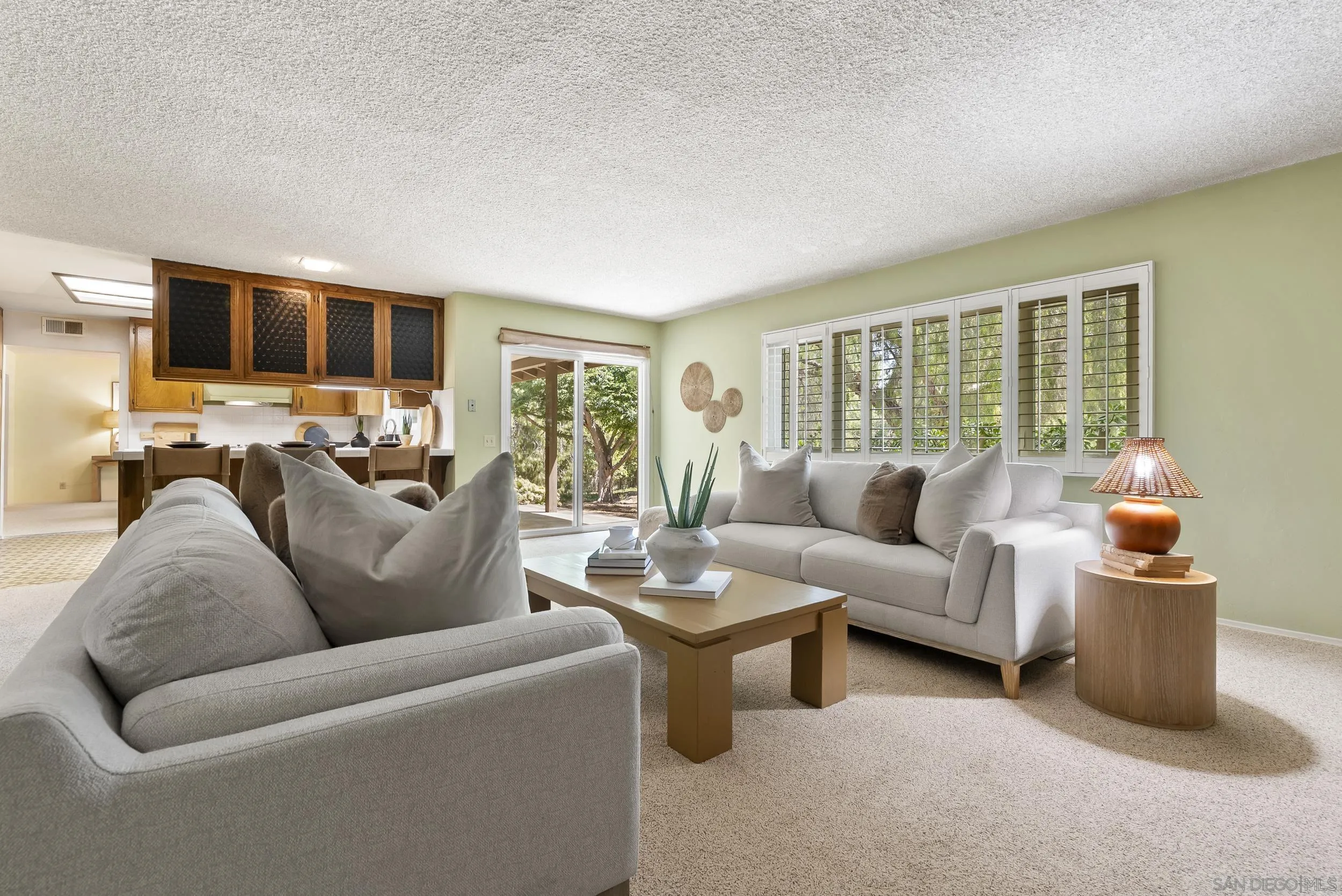https://cdn.realtyfeed.com/cdn/127/260010326/057d45249e49ff66e4a3c941888e9926.webp