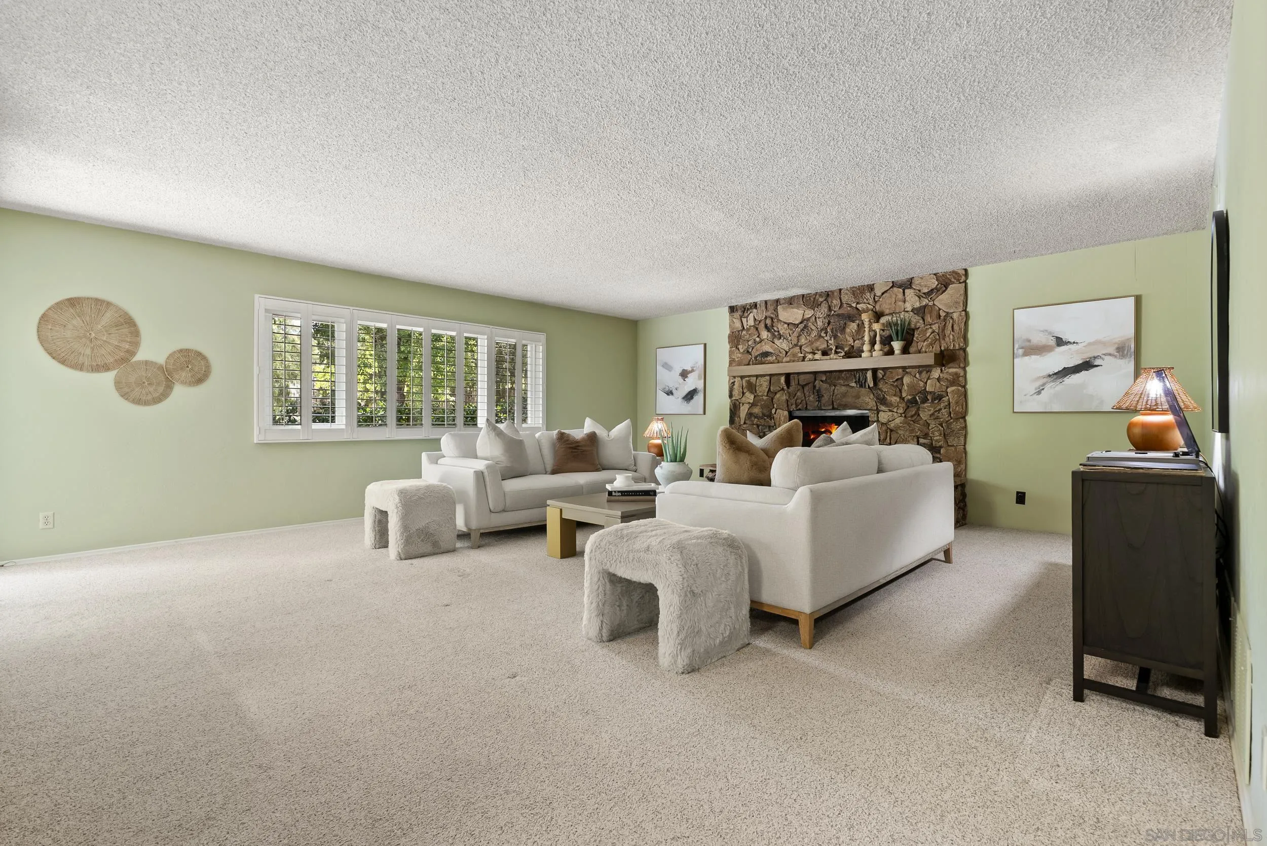 https://cdn.realtyfeed.com/cdn/127/260010326/2d5f7ce39d3551be49a601bbd29a4b5e.webp