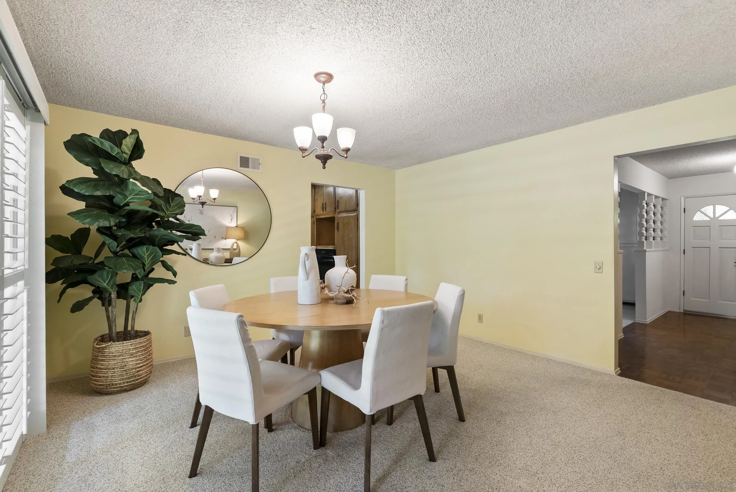 https://cdn.realtyfeed.com/cdn/127/260010326/421fb075d07eaf1e40b1bac40e099be1.webp