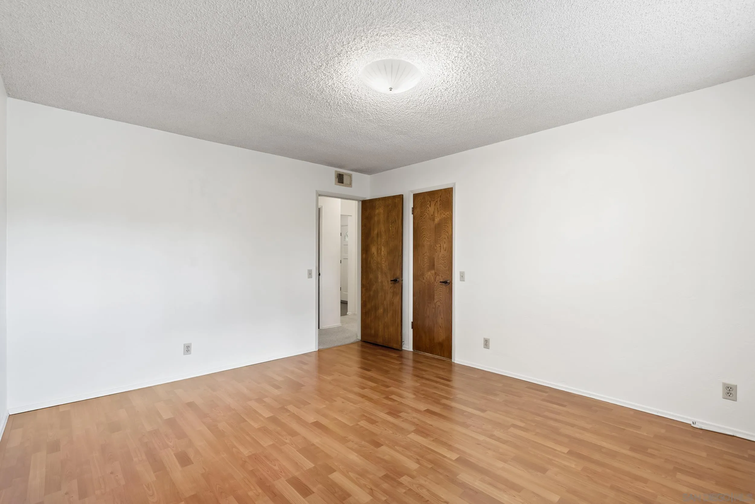 https://cdn.realtyfeed.com/cdn/127/260010326/44da130d1a601cd512f498095732527d.webp