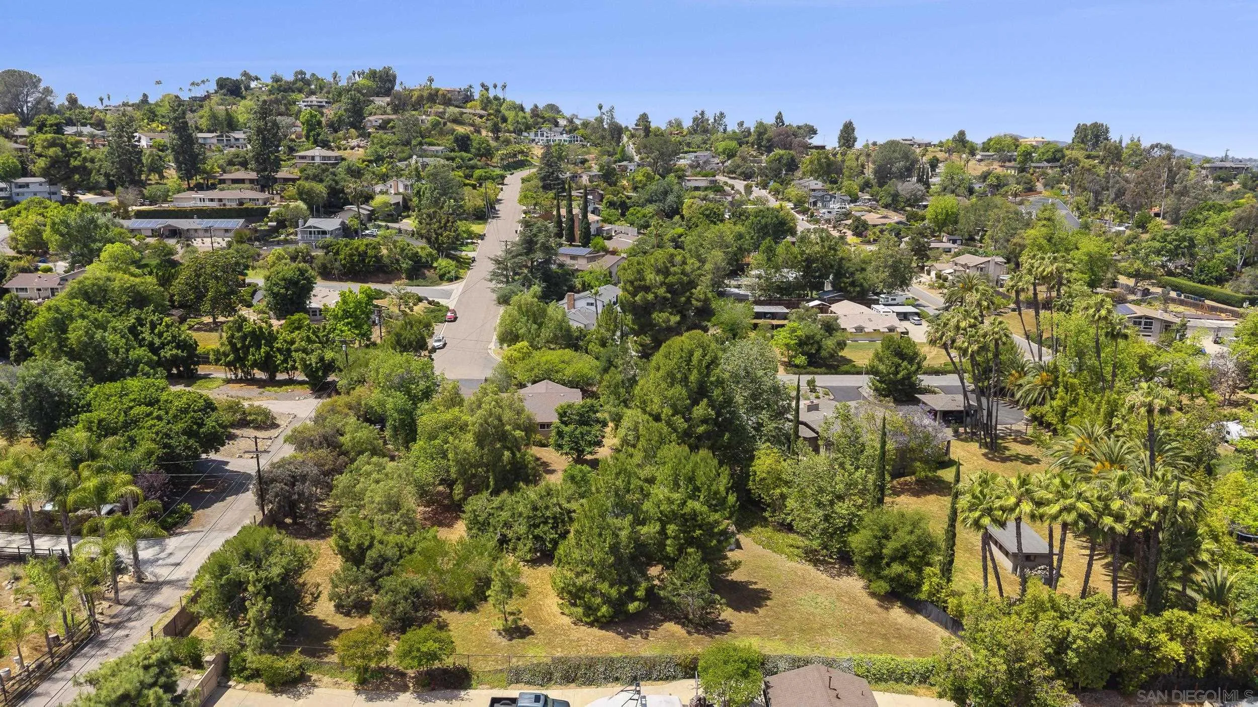 https://cdn.realtyfeed.com/cdn/127/260010326/5c272afc29f5fd81a41fcee6be69a0a5.webp