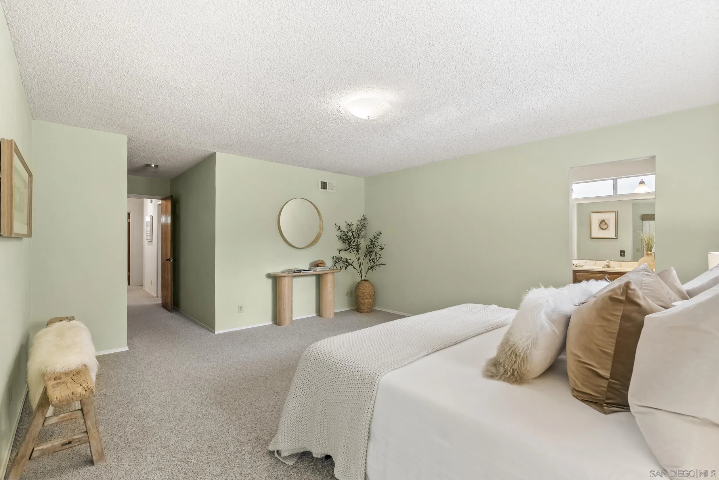 https://cdn.realtyfeed.com/cdn/127/260010326/8a35758dee762b2af9e2cc23e22ec9d3.webp