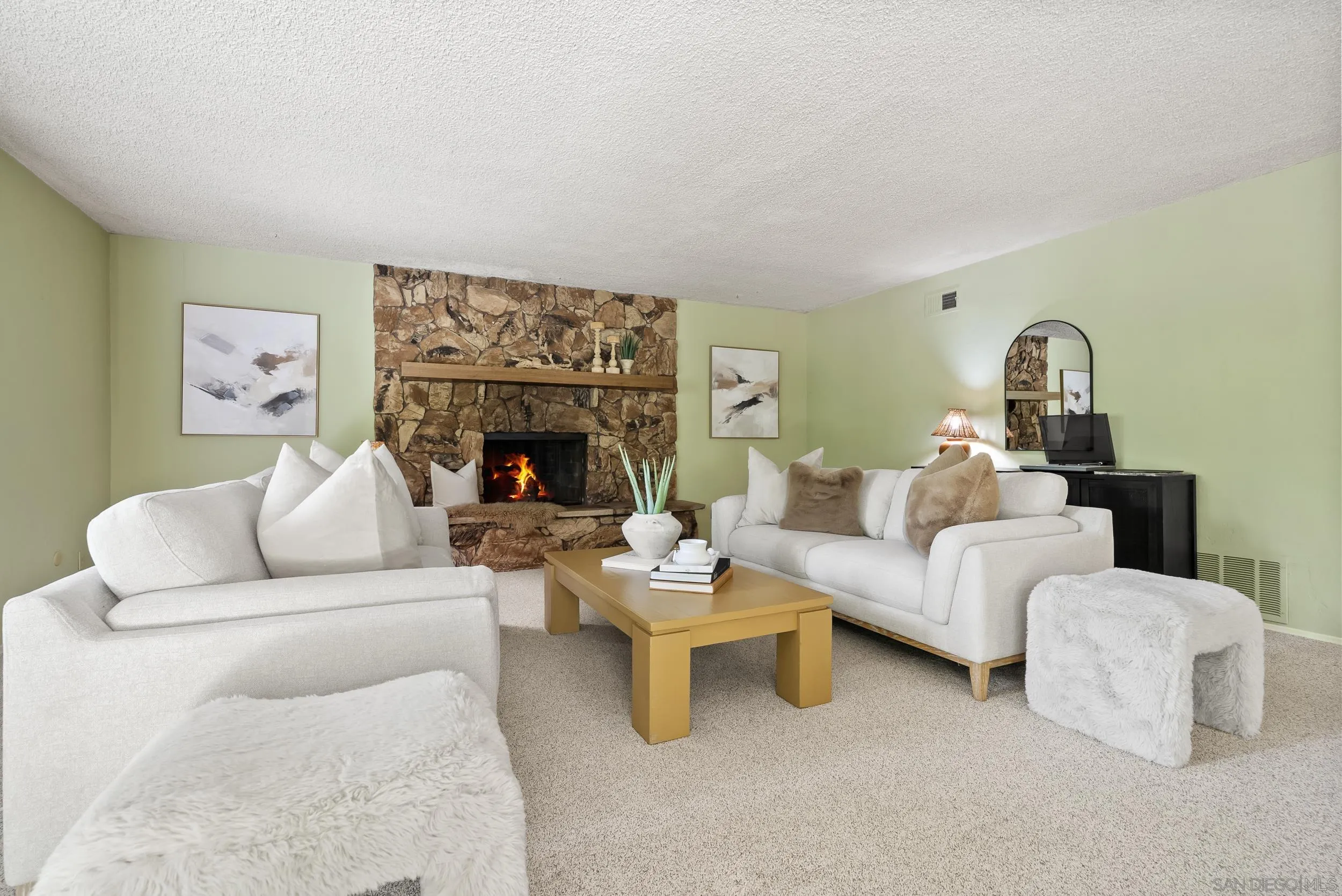 https://cdn.realtyfeed.com/cdn/127/260010326/8cc9625310e67b6df58da4a7e13d5307.webp