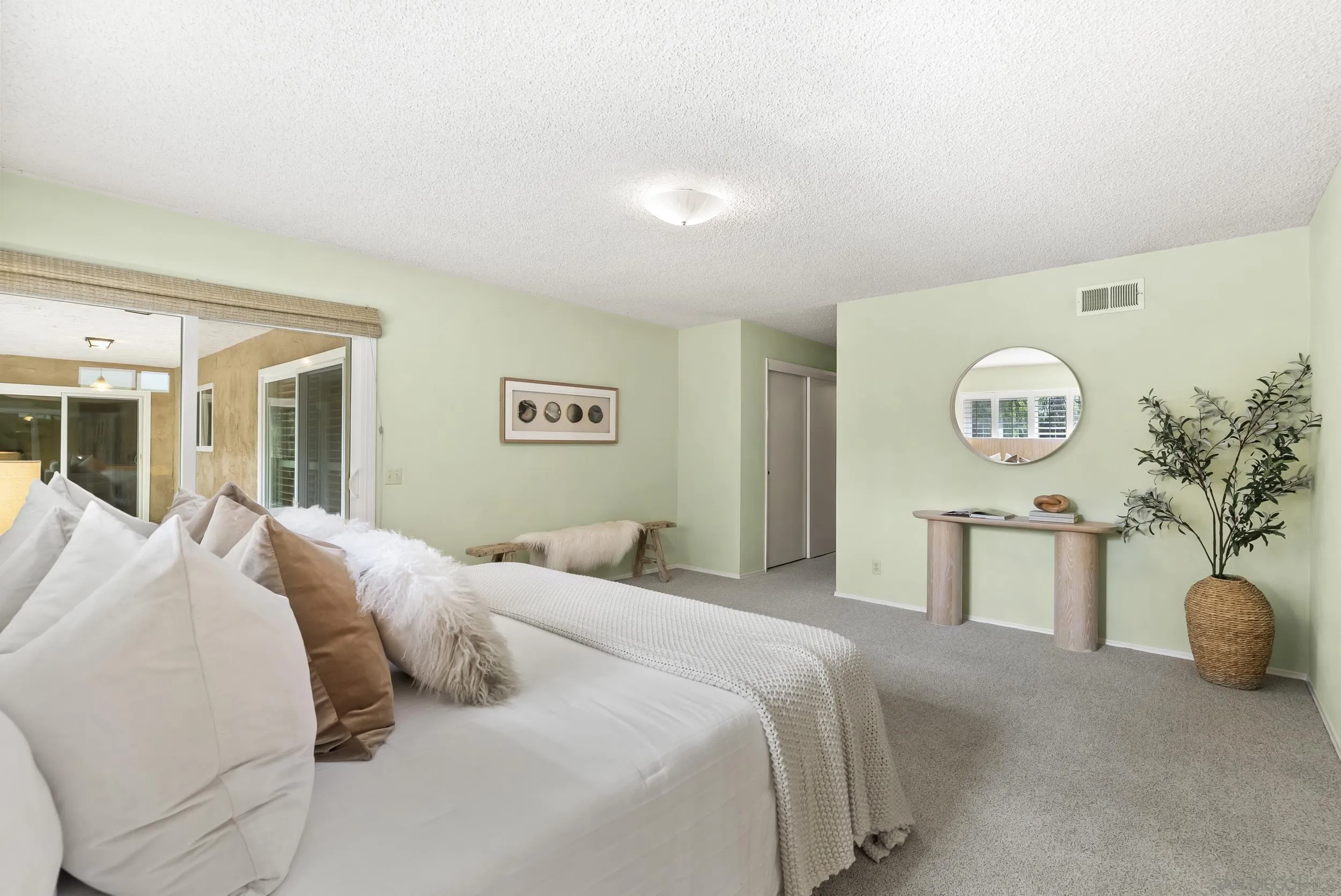https://cdn.realtyfeed.com/cdn/127/260010326/9382b0d3285cc0f5c3446cae5ca9c201.webp