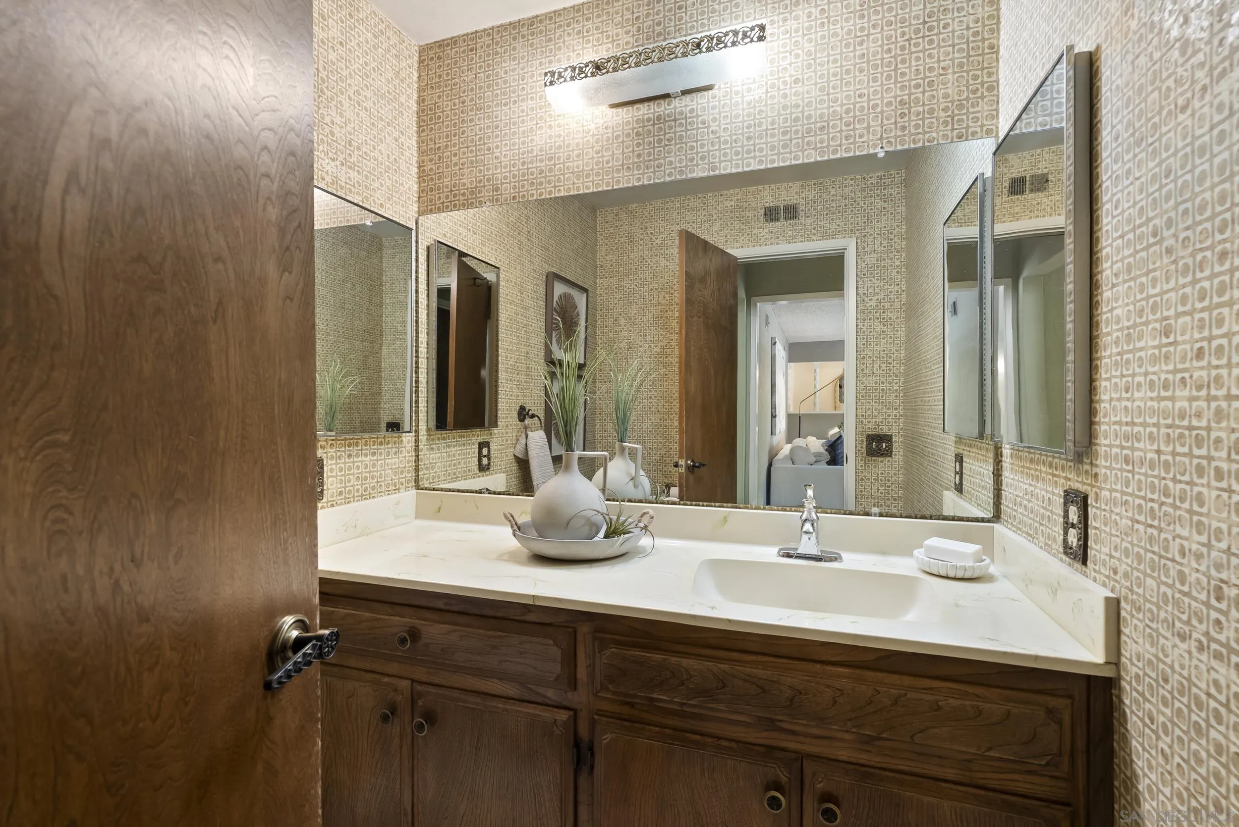 https://cdn.realtyfeed.com/cdn/127/260010326/a711d95c40713c664c435f78fee14262.webp