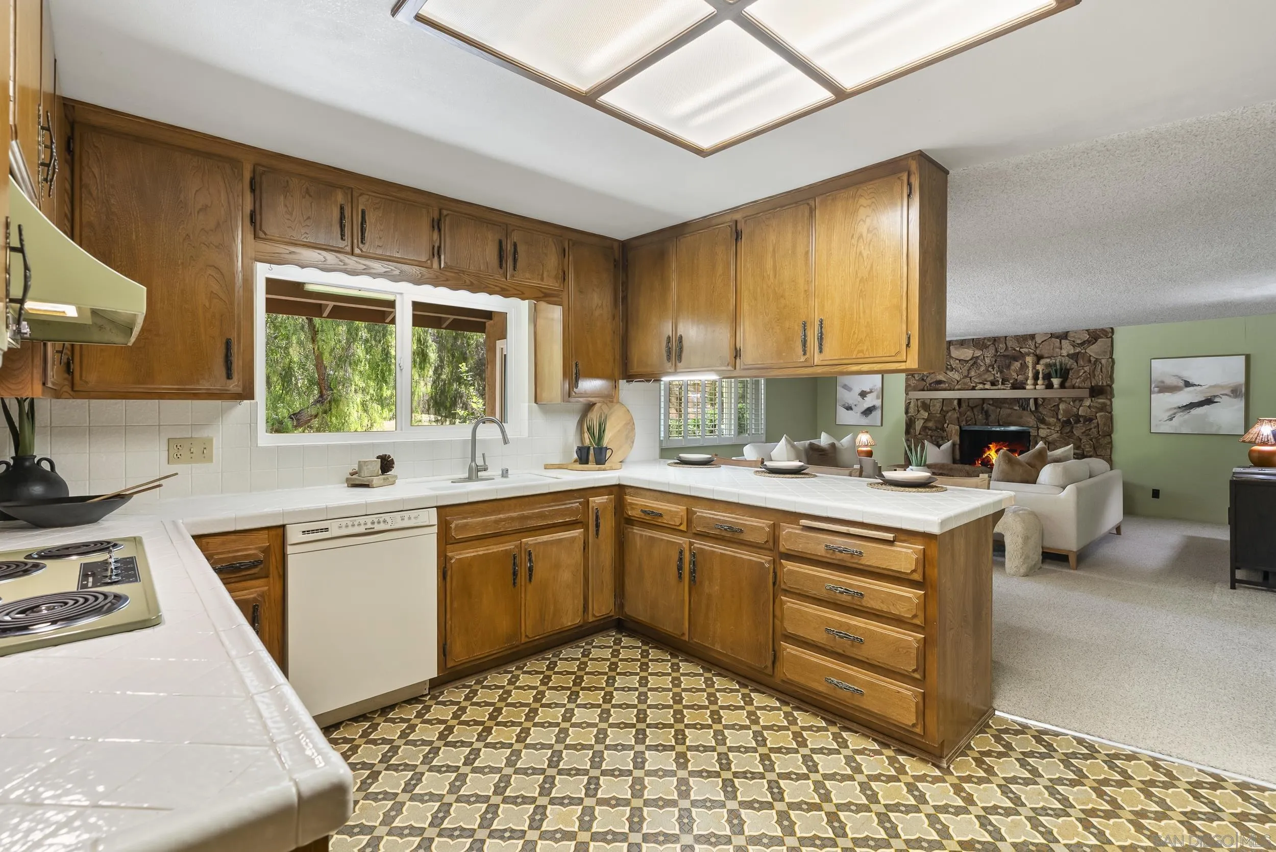 https://cdn.realtyfeed.com/cdn/127/260010326/bb2b5c194e45a90c24c48da05eb1e0e9.webp