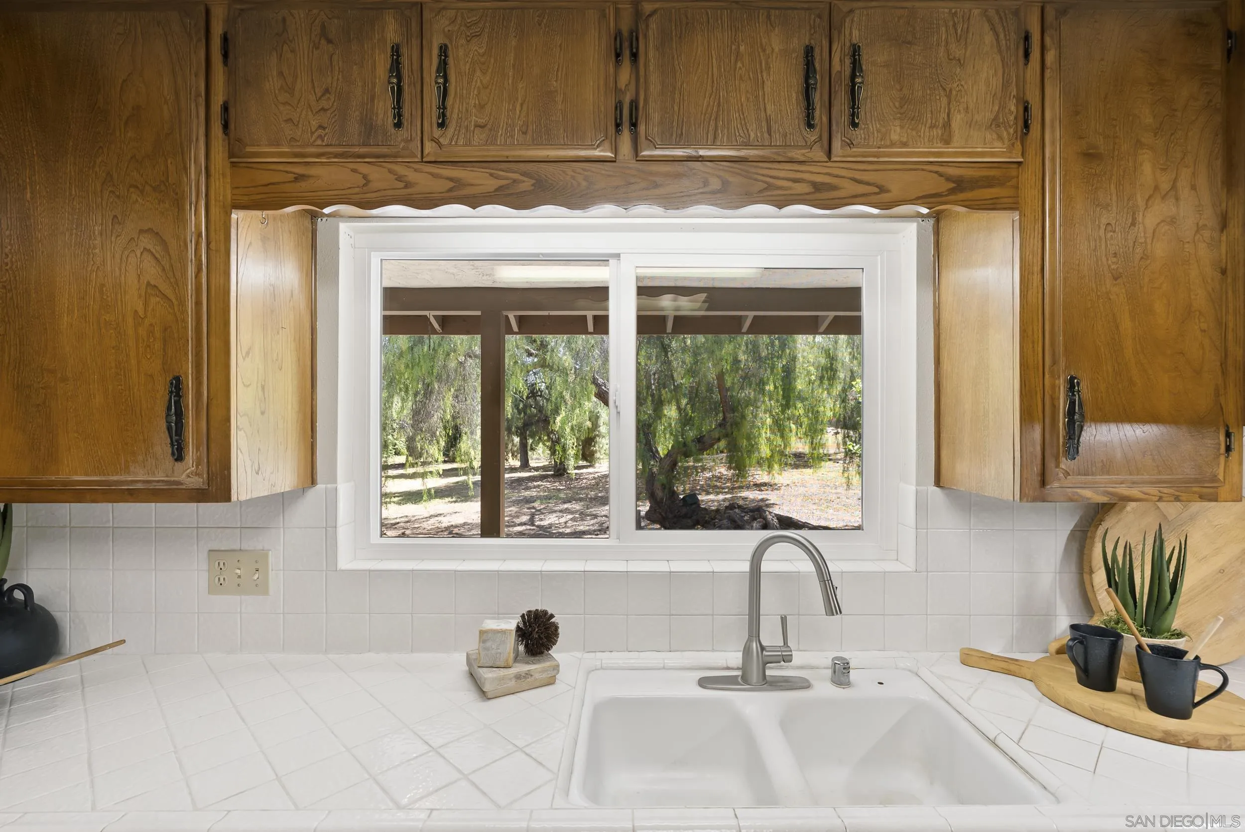 https://cdn.realtyfeed.com/cdn/127/260010326/c9c6ee64fcff43458ae6ebb450b4e509.webp