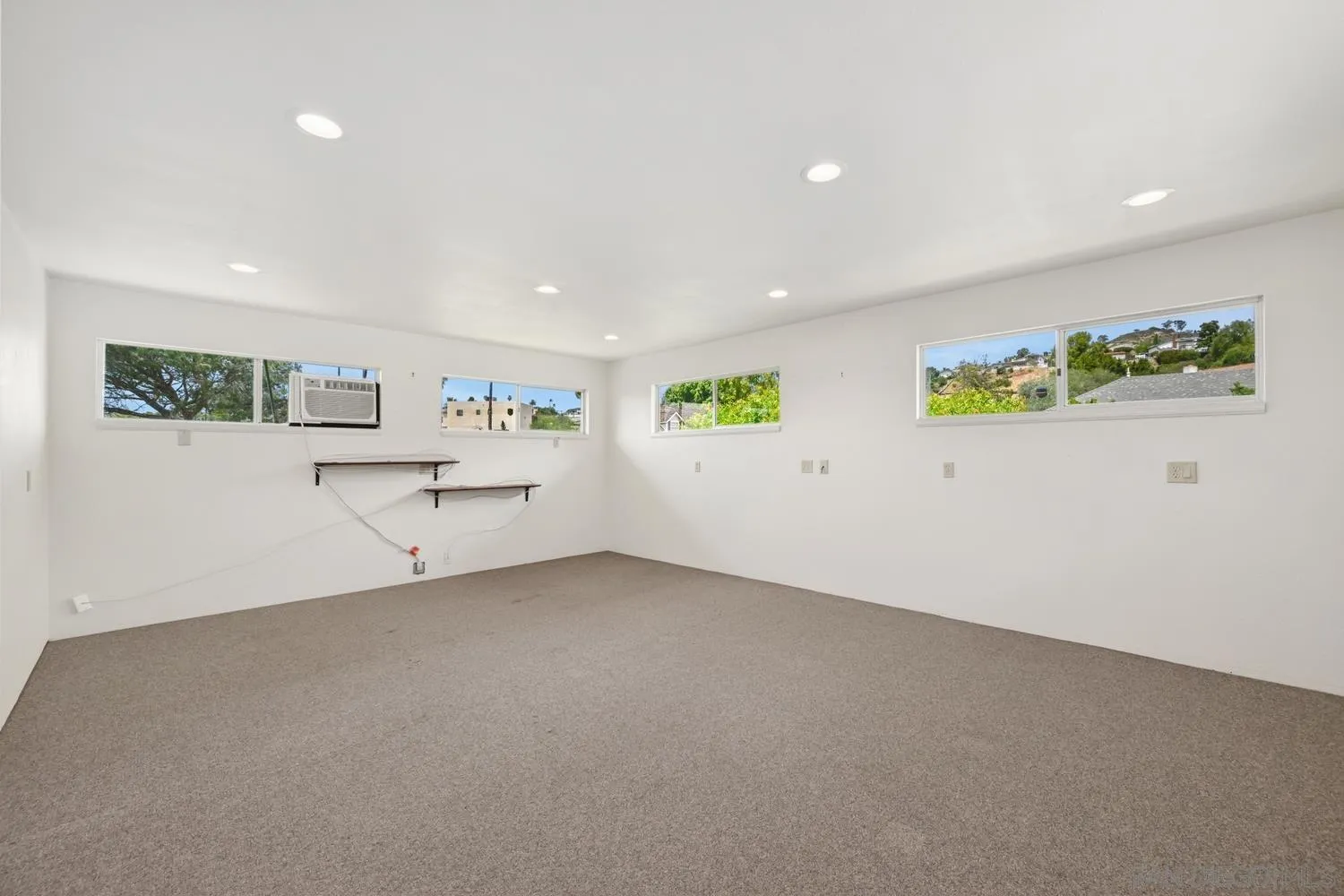 https://cdn.realtyfeed.com/cdn/127/260010336/157eadc4f8a5d9a1a9433b8494a2582d.webp