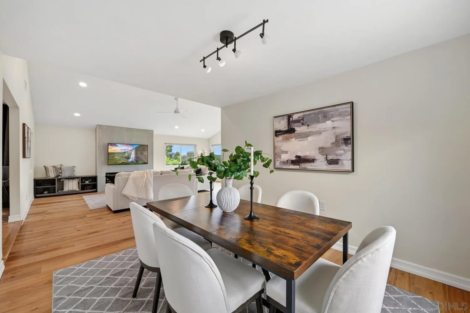 https://cdn.realtyfeed.com/cdn/127/260010336/3a9678016832300f0db21c5f19ba0d4d.webp