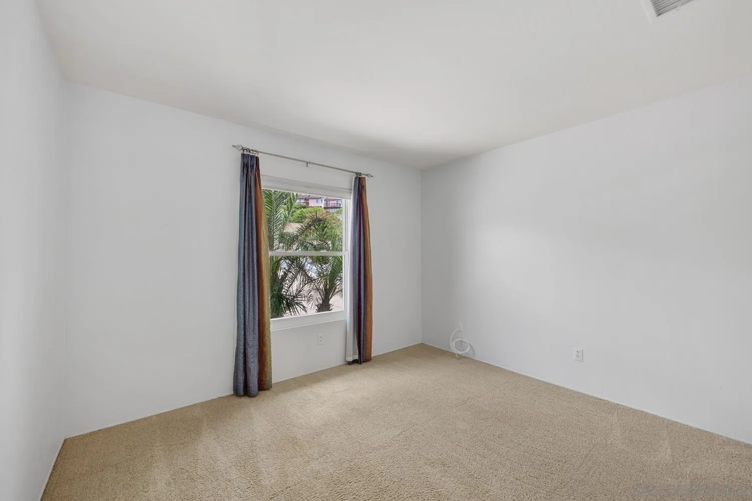 https://cdn.realtyfeed.com/cdn/127/260010336/571cea69862d1d8c8a509c27930840a3.webp