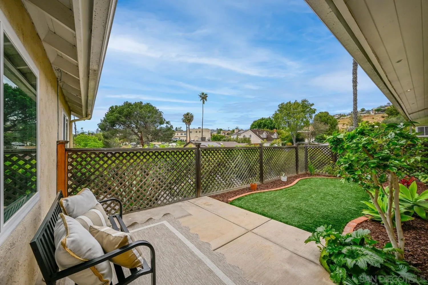 https://cdn.realtyfeed.com/cdn/127/260010336/7168fe39faf6b56f2c297ff8bbfc870e.webp
