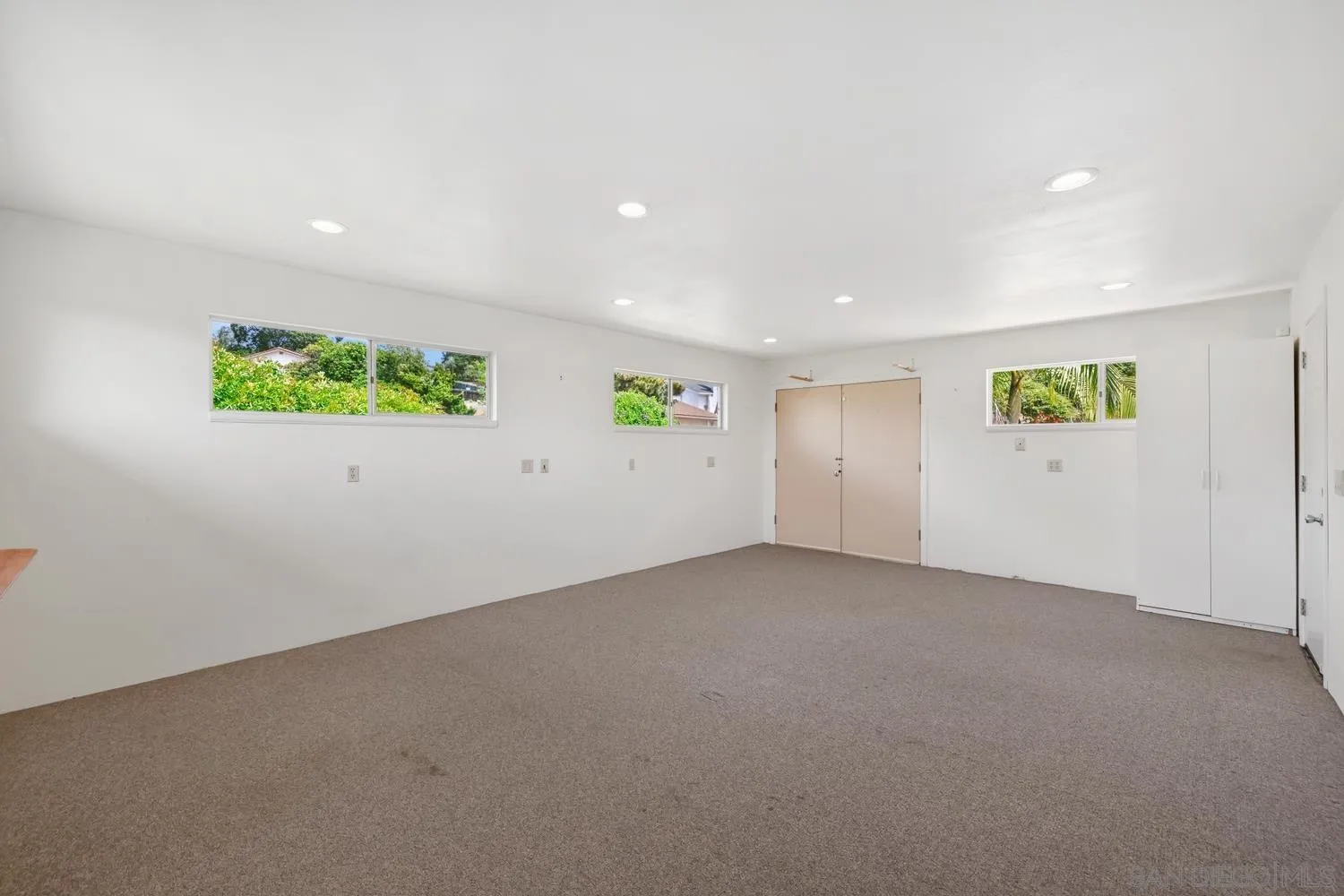 https://cdn.realtyfeed.com/cdn/127/260010336/7bb115d239e282c3daf8cea2a5c111d3.webp