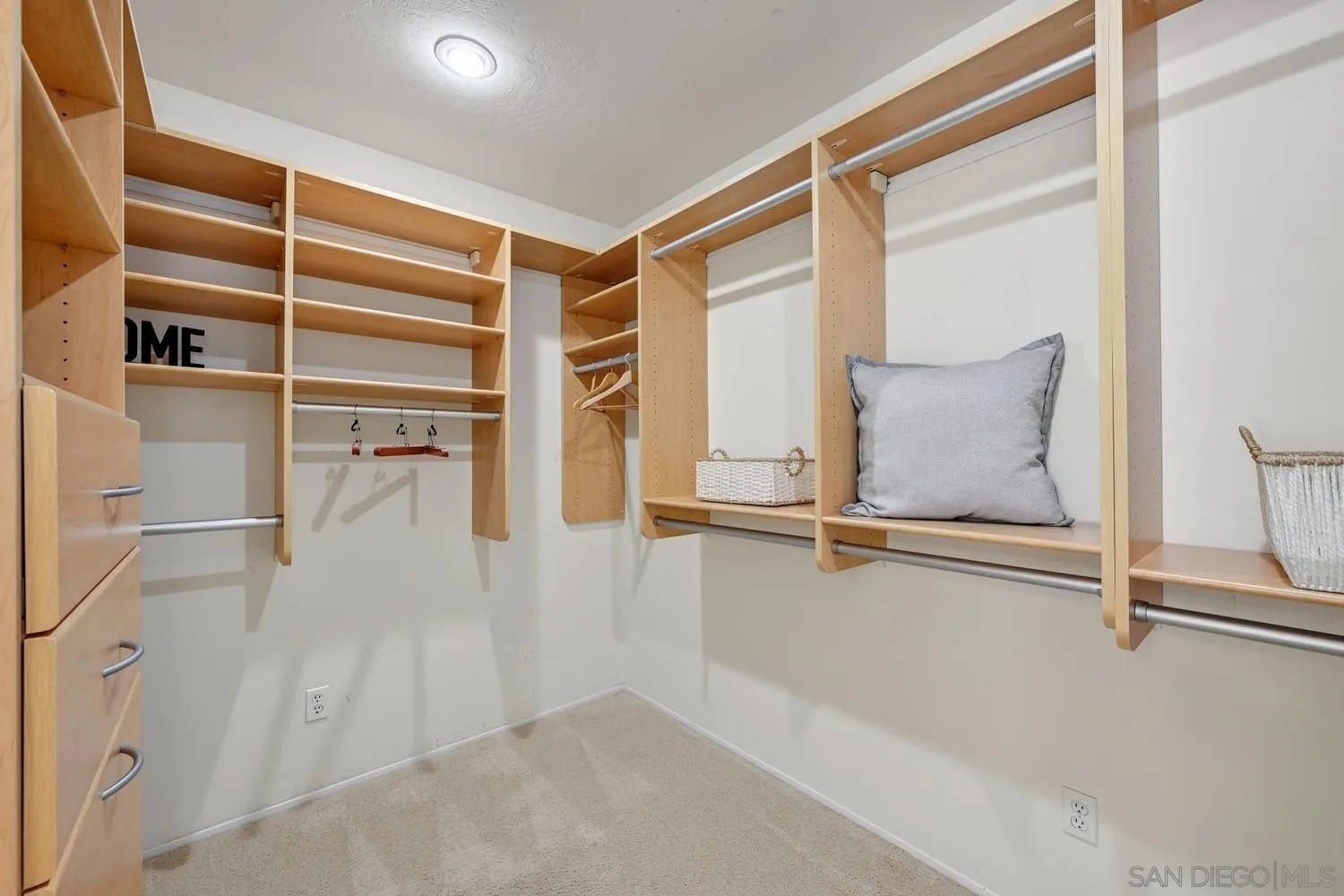 https://cdn.realtyfeed.com/cdn/127/260010336/d024fefcdb38d211d0fc33be4c2f83e6.webp