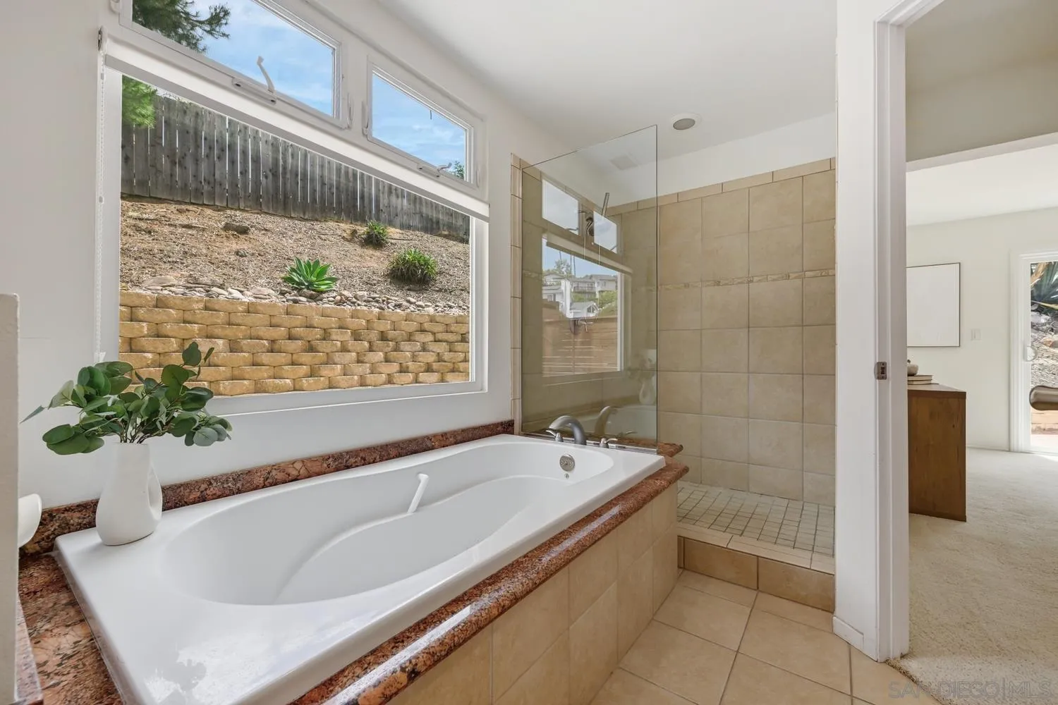 https://cdn.realtyfeed.com/cdn/127/260010336/dc1190fa62d7a50431f770efb8672e19.webp