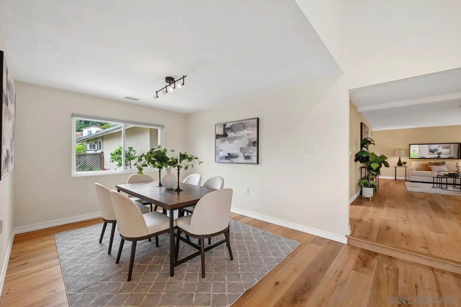 https://cdn.realtyfeed.com/cdn/127/260010336/eea93b1ce7436f6aae3b158f5ba597d4.webp