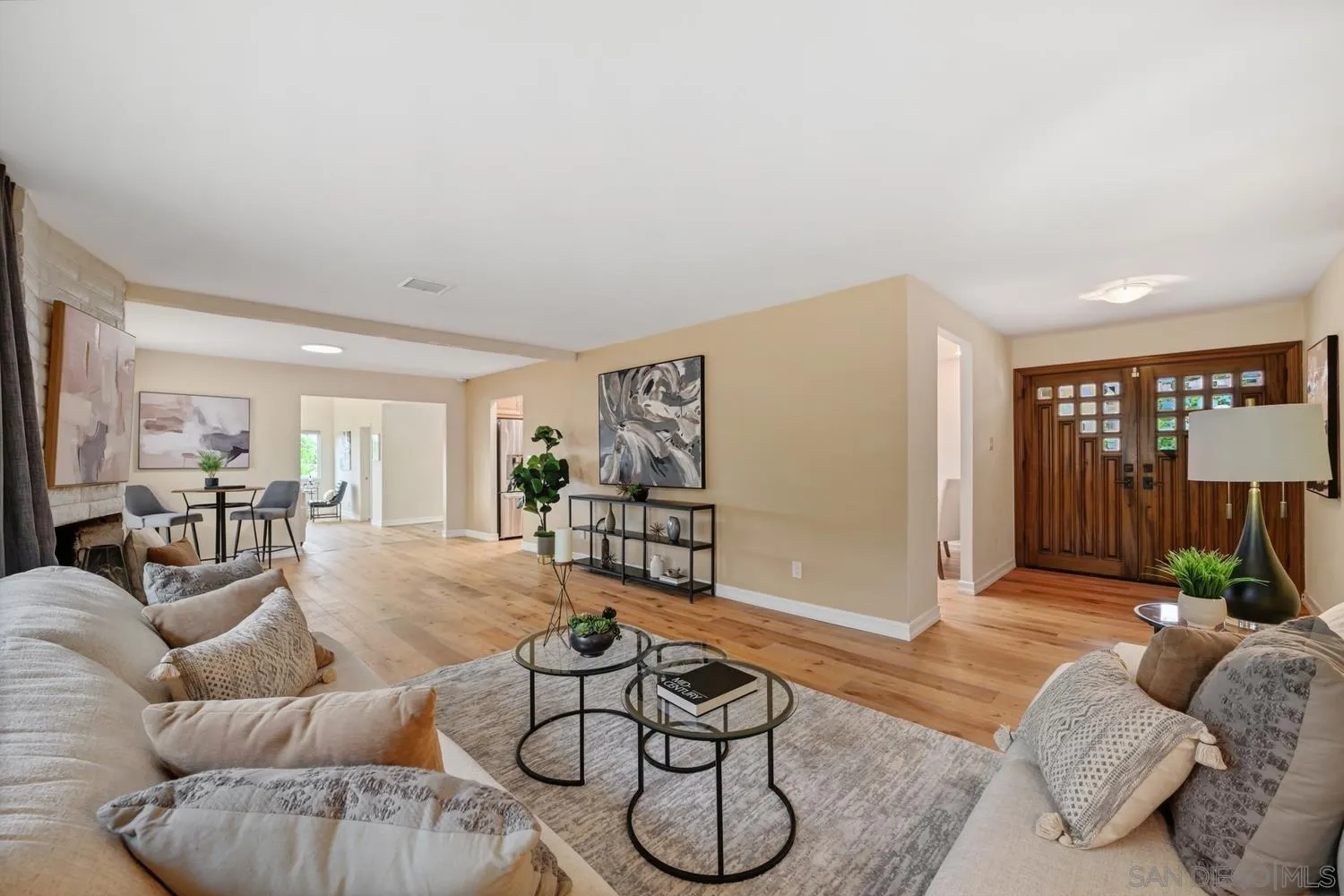 https://cdn.realtyfeed.com/cdn/127/260010336/f56f0627947e459697077e5f6447d575.webp