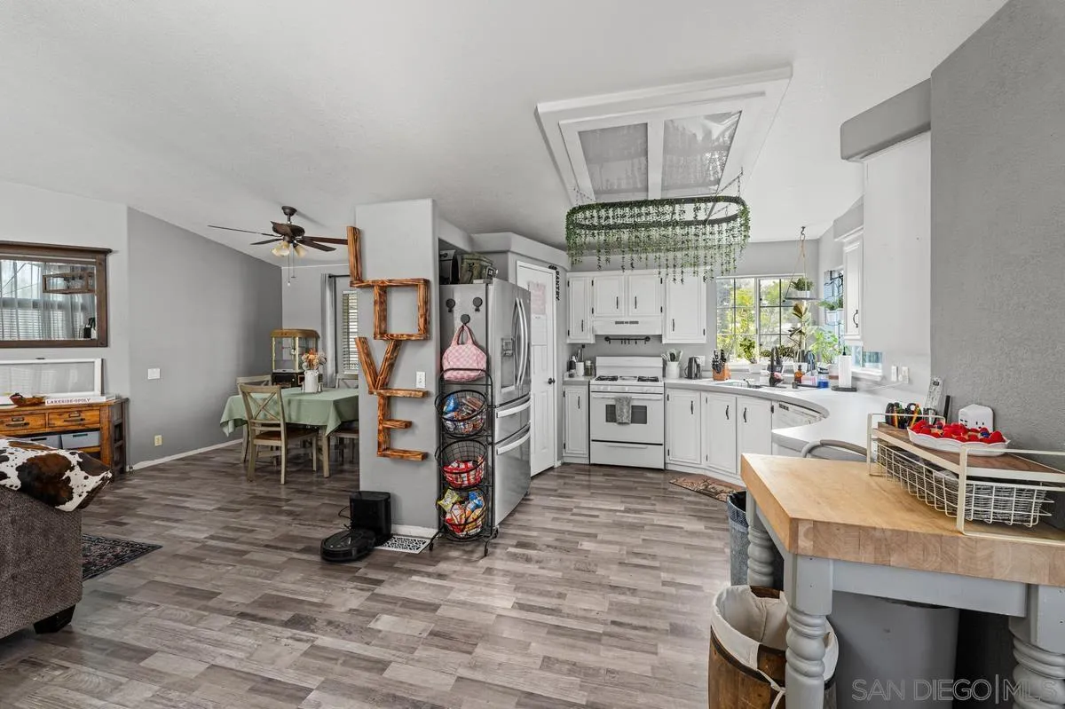 https://cdn.realtyfeed.com/cdn/127/260010338/0e0eb771c3c79442b62656ee6300a1a4.webp