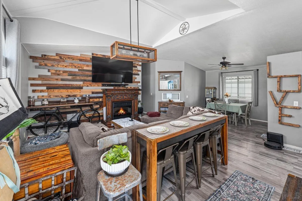 https://cdn.realtyfeed.com/cdn/127/260010338/49d192590d21ae1d41dfe7939994de72.webp