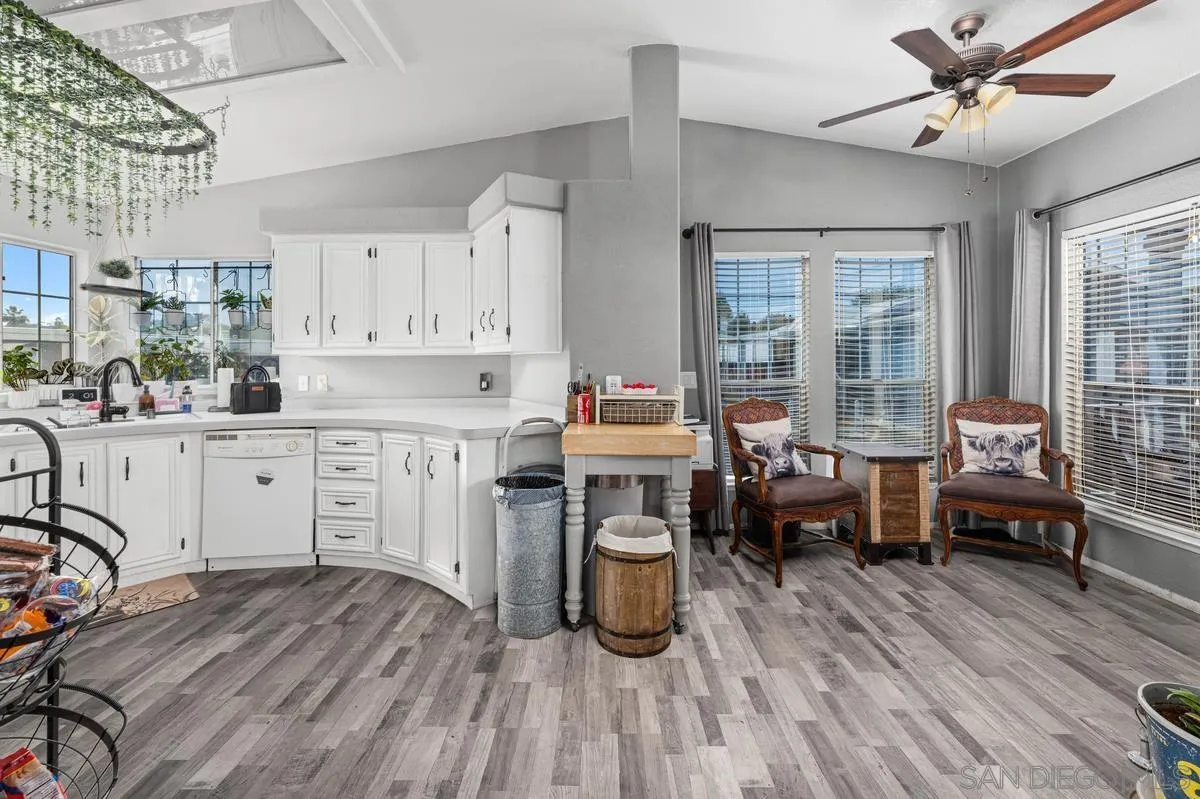 https://cdn.realtyfeed.com/cdn/127/260010338/63ef569b1ce293f898ef01936dfb1fa9.webp